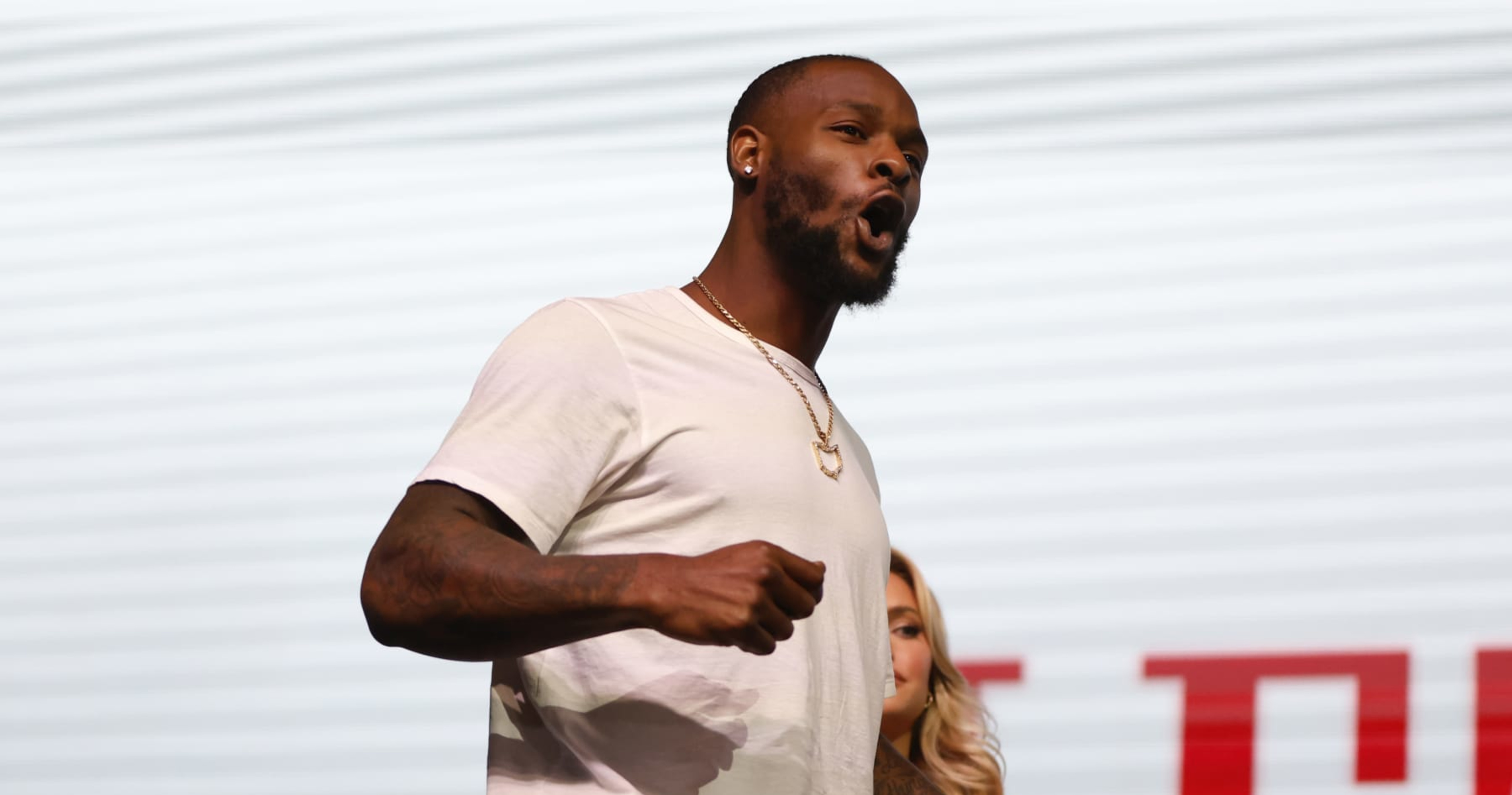 Le'Veon Bell, ex-NFL RB, challenges former NBA star in boxing