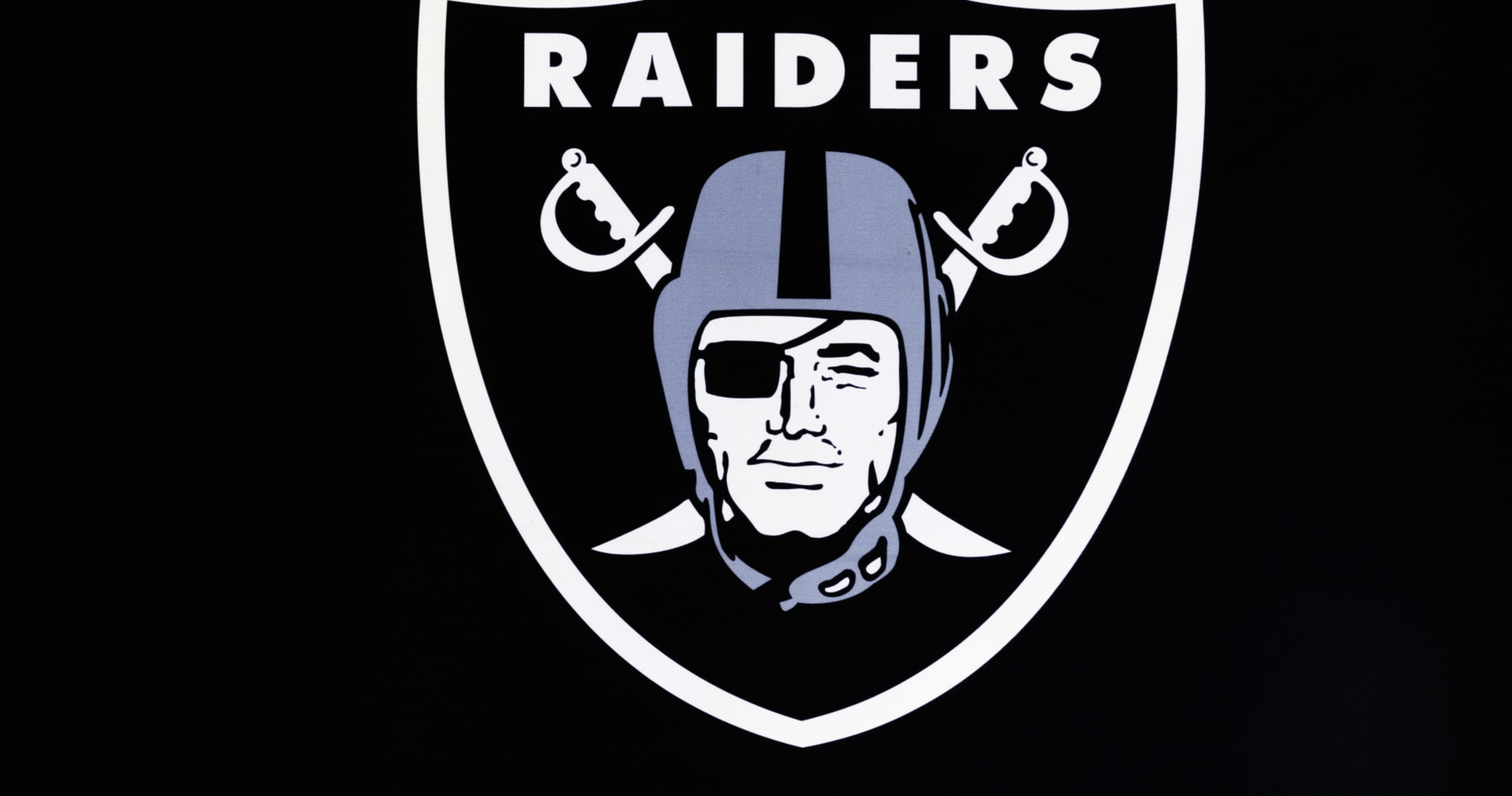 raiders-rumors-lv-out-on-qbs-after-failing-to-trade-up-to-no-1-in