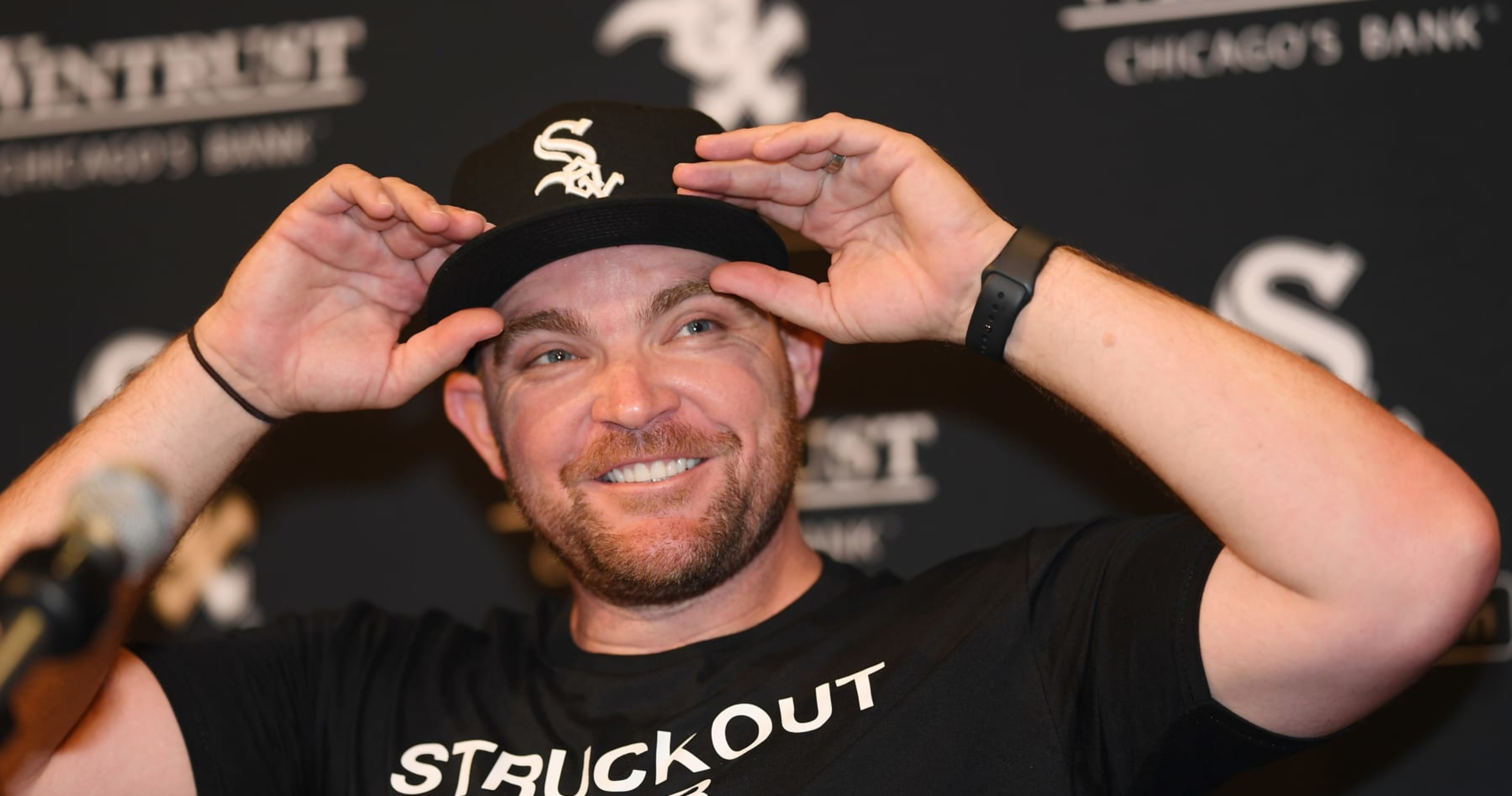 Liam Hendriks health update: White Sox pitcher 'cancer-free' after  non-Hodgkin lymphoma diagnosis