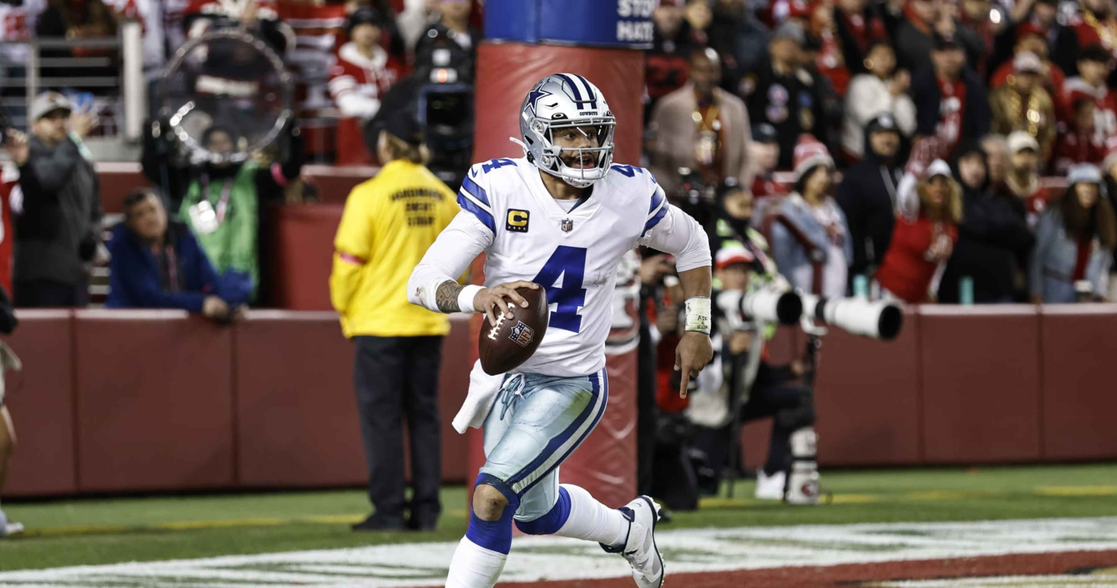 Cowboys' Brandin Cooks Praises 'Special' Dak Prescott: 'That Guy