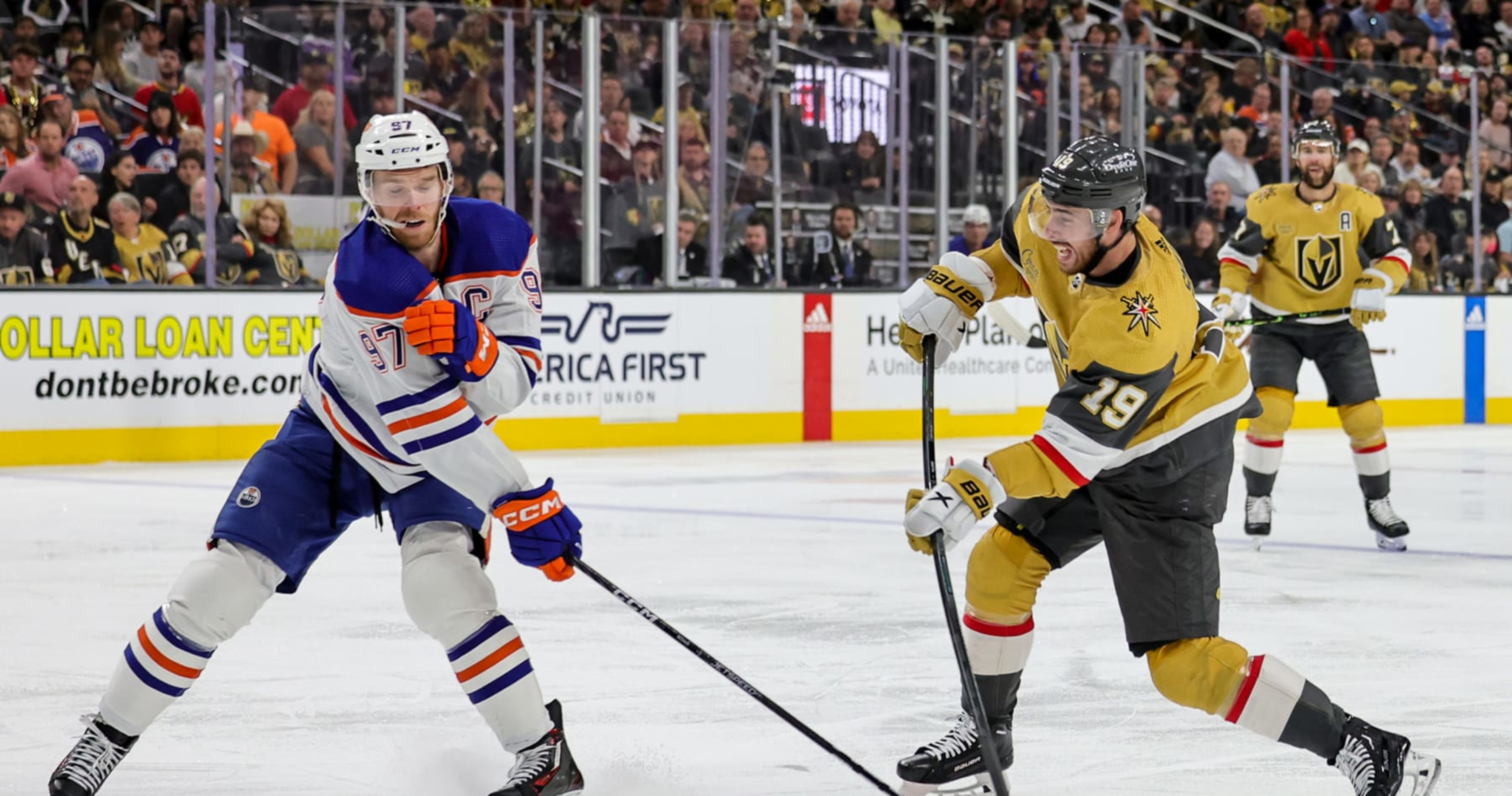 Jets blow out Golden Knights in series opener