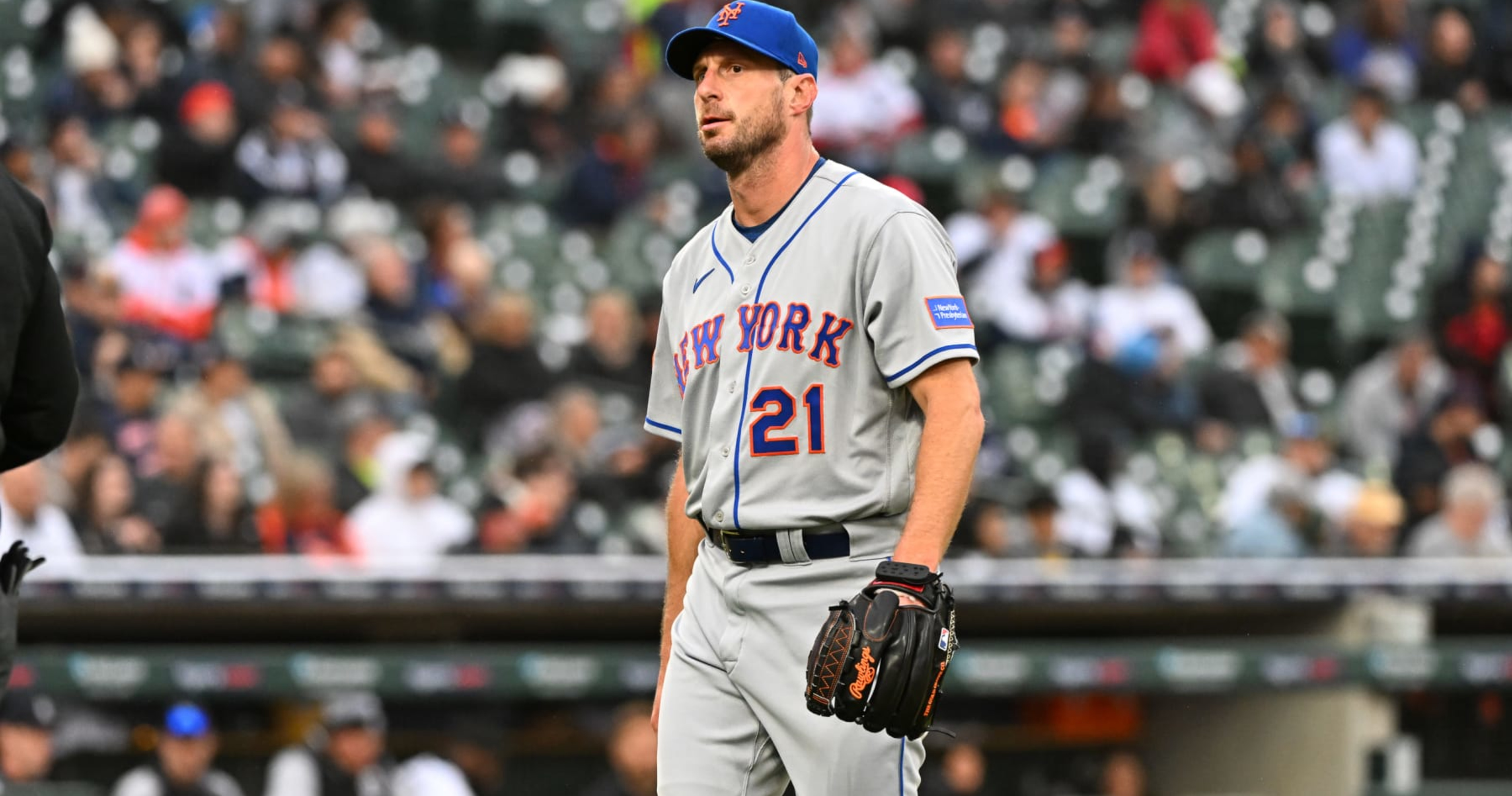 Mets' Max Scherzer pitching through shoulder issue