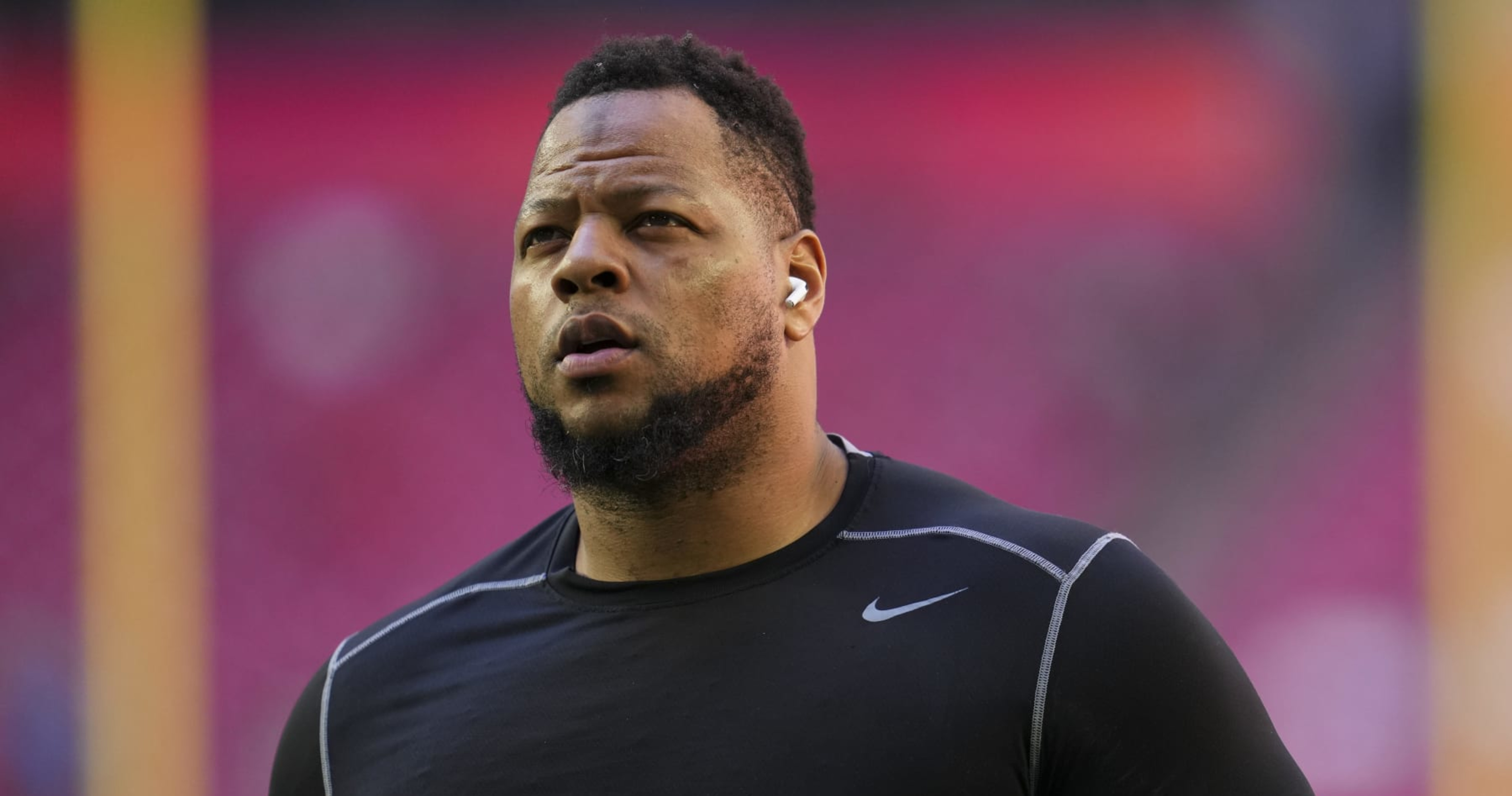 Eagles sign Ndamukong Suh, bolstering the defensive line with a 5-time Pro  Bowler