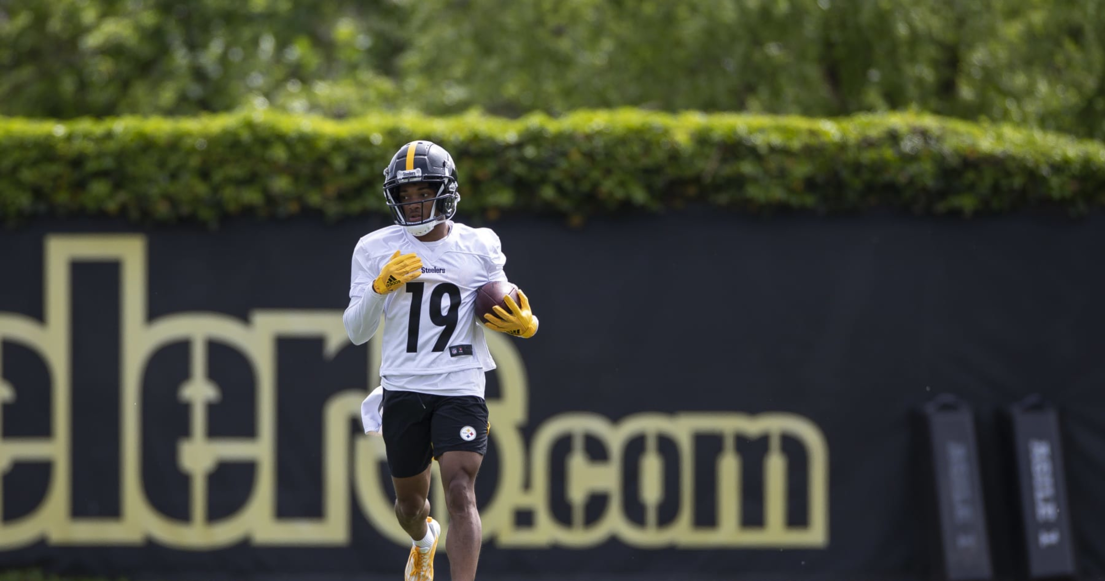 Steelers' rising star expected make a jump on and off the field - A to Z  Sports