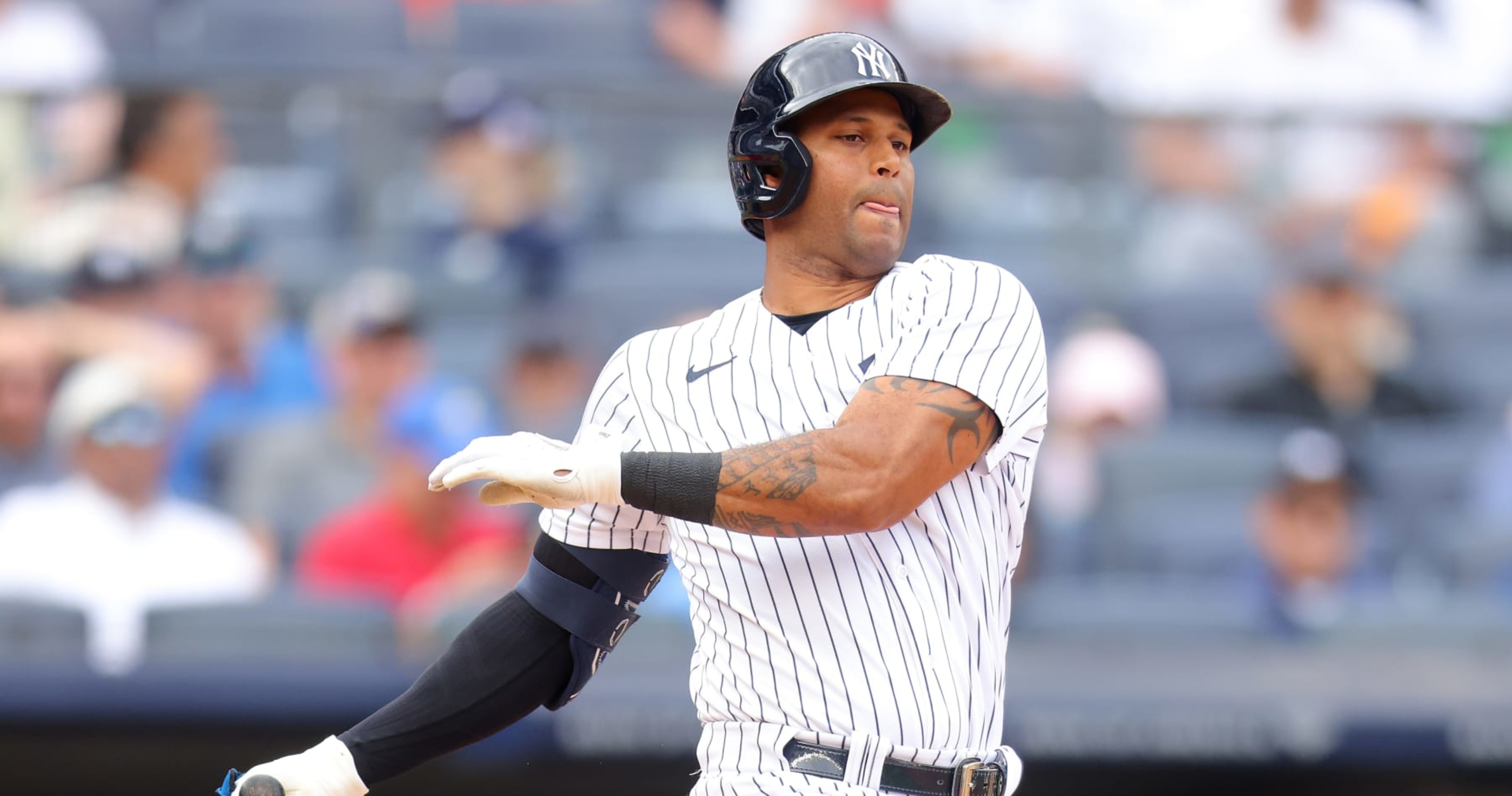 It's official: Aaron Hicks is now a former Yankee and a free agent