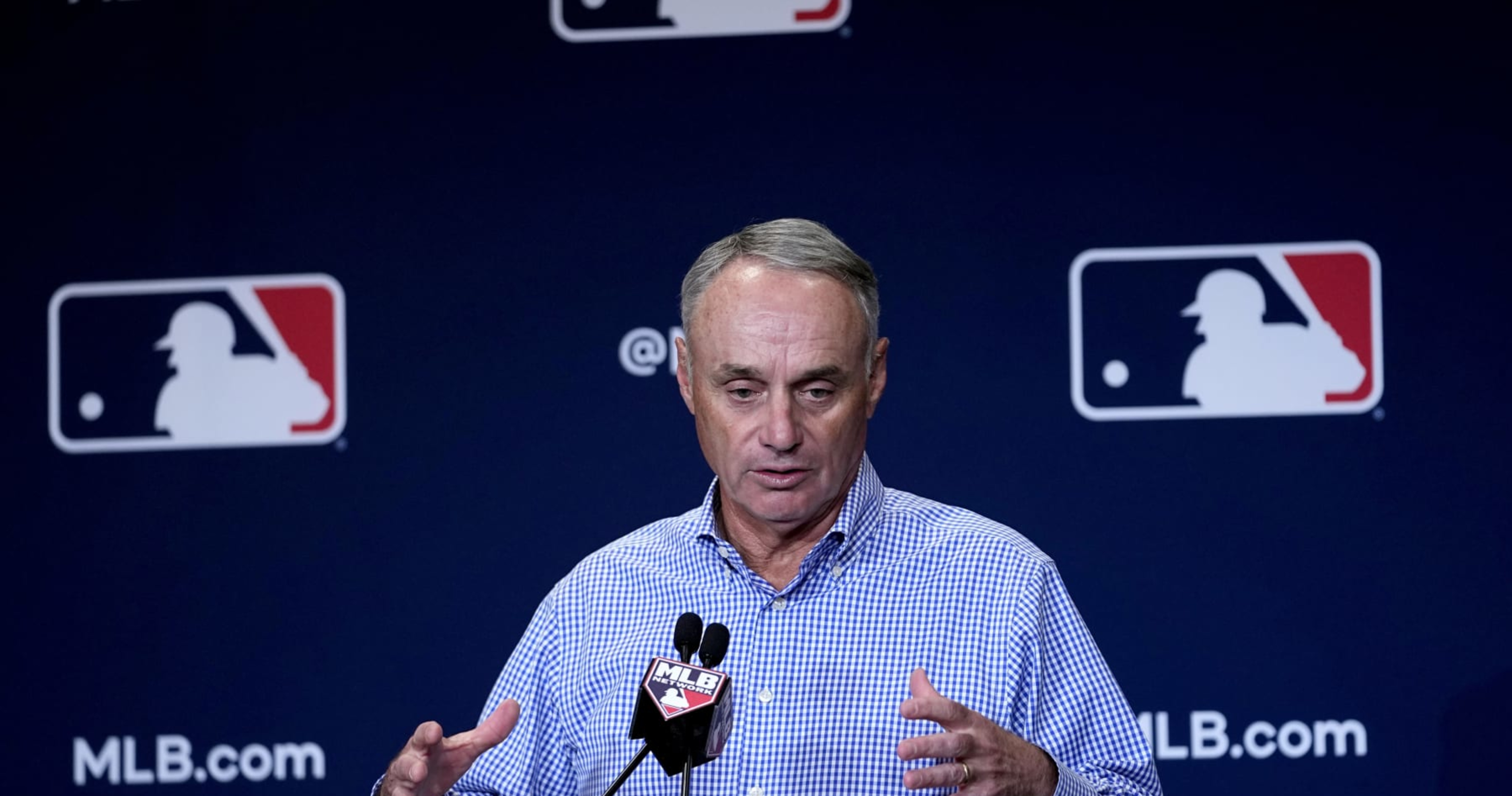 MLB commissioner Rob Manfred says A's fans 'reverse boycott' doesn