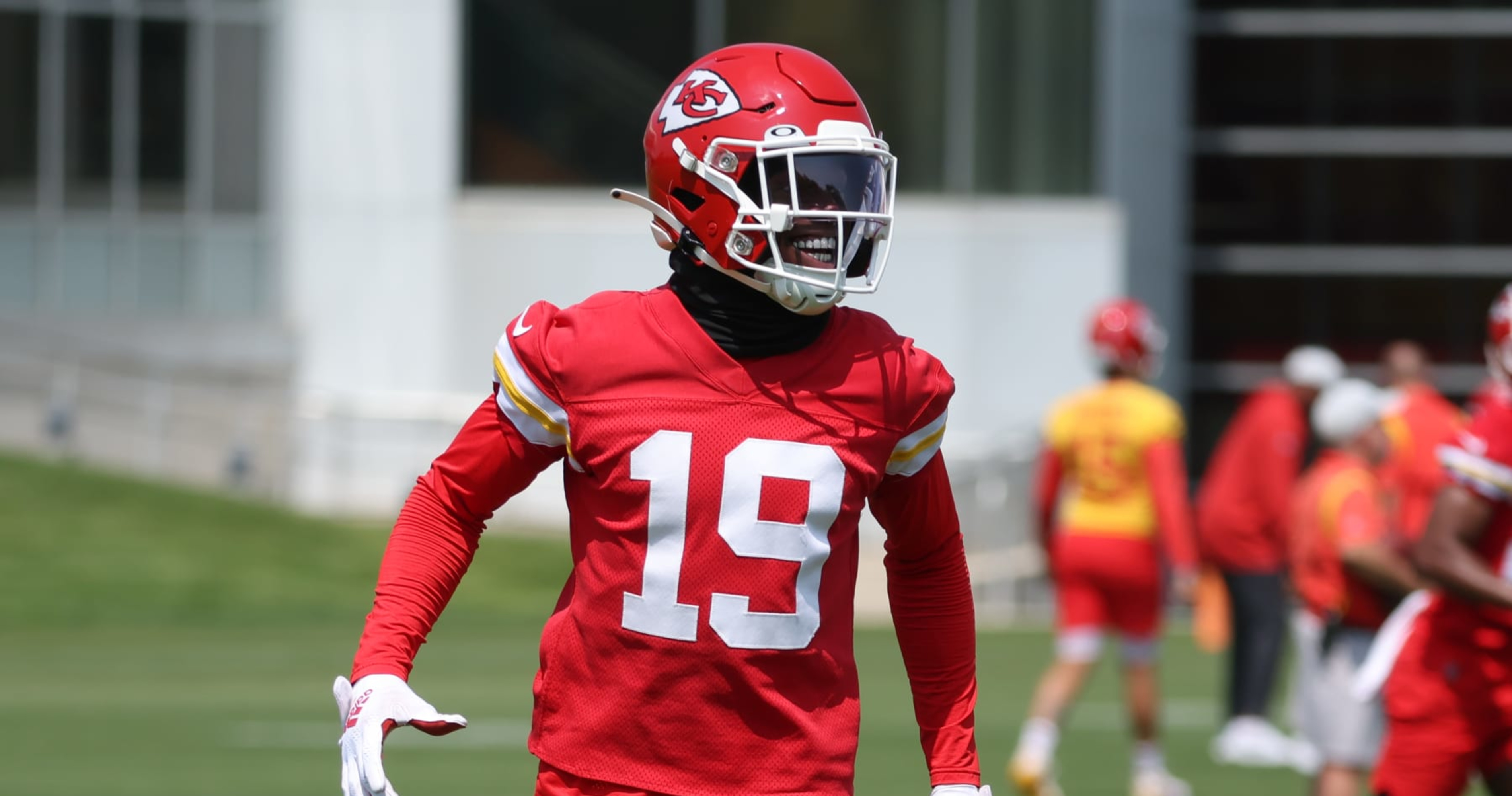 Chiefs' Kadarius Toney zings Giants while getting praise for