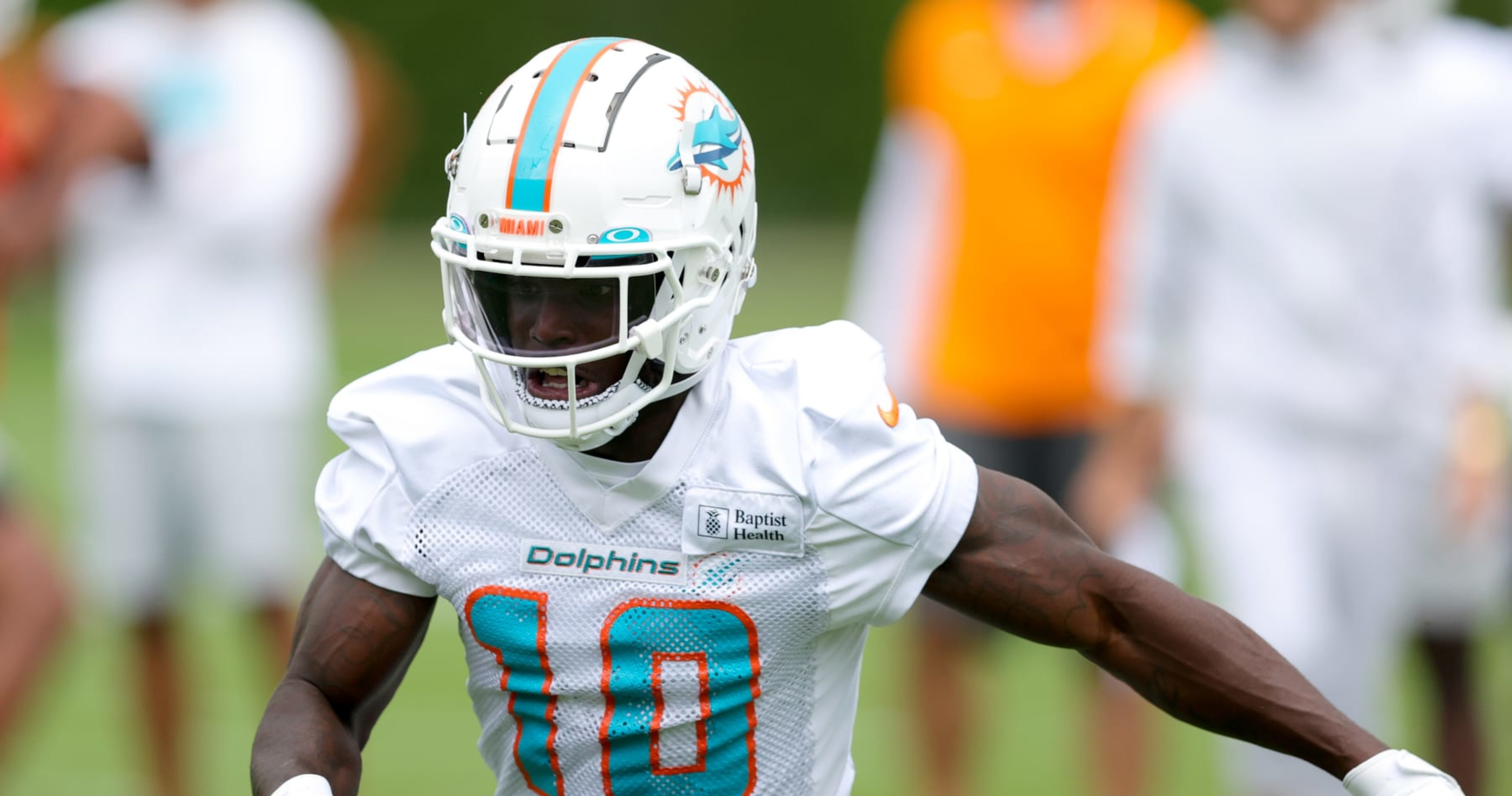 Miami Dolphins WR Tyreek Hill being investigated after alleged