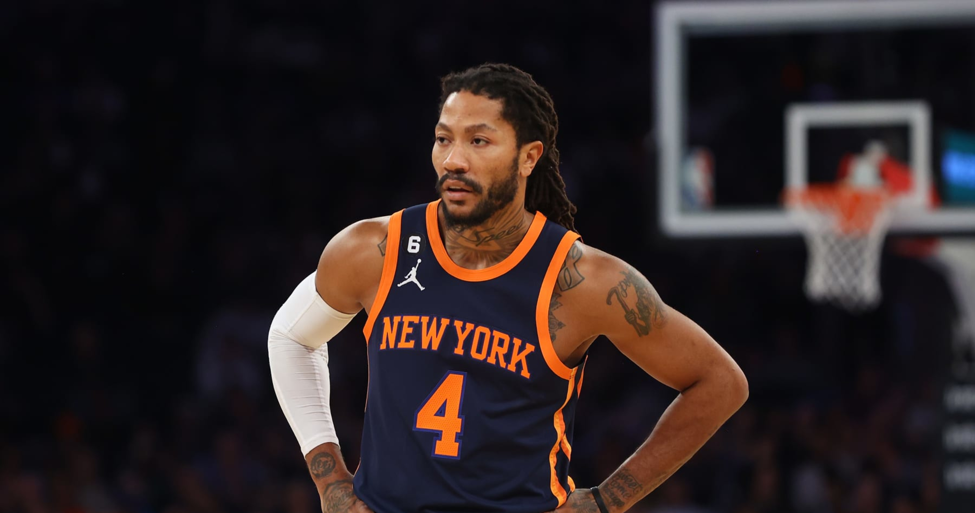 D-Rose é apresentado no NY Knicks com número em memória de Chicago