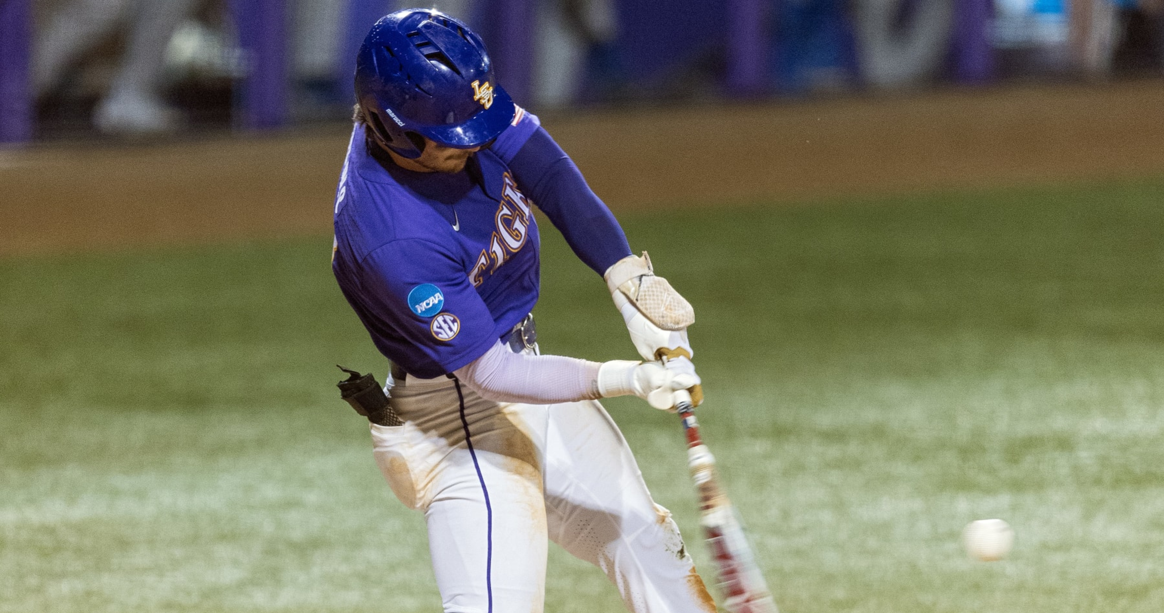 LSU's Dylan Crews earns nation's top collegiate hitter award