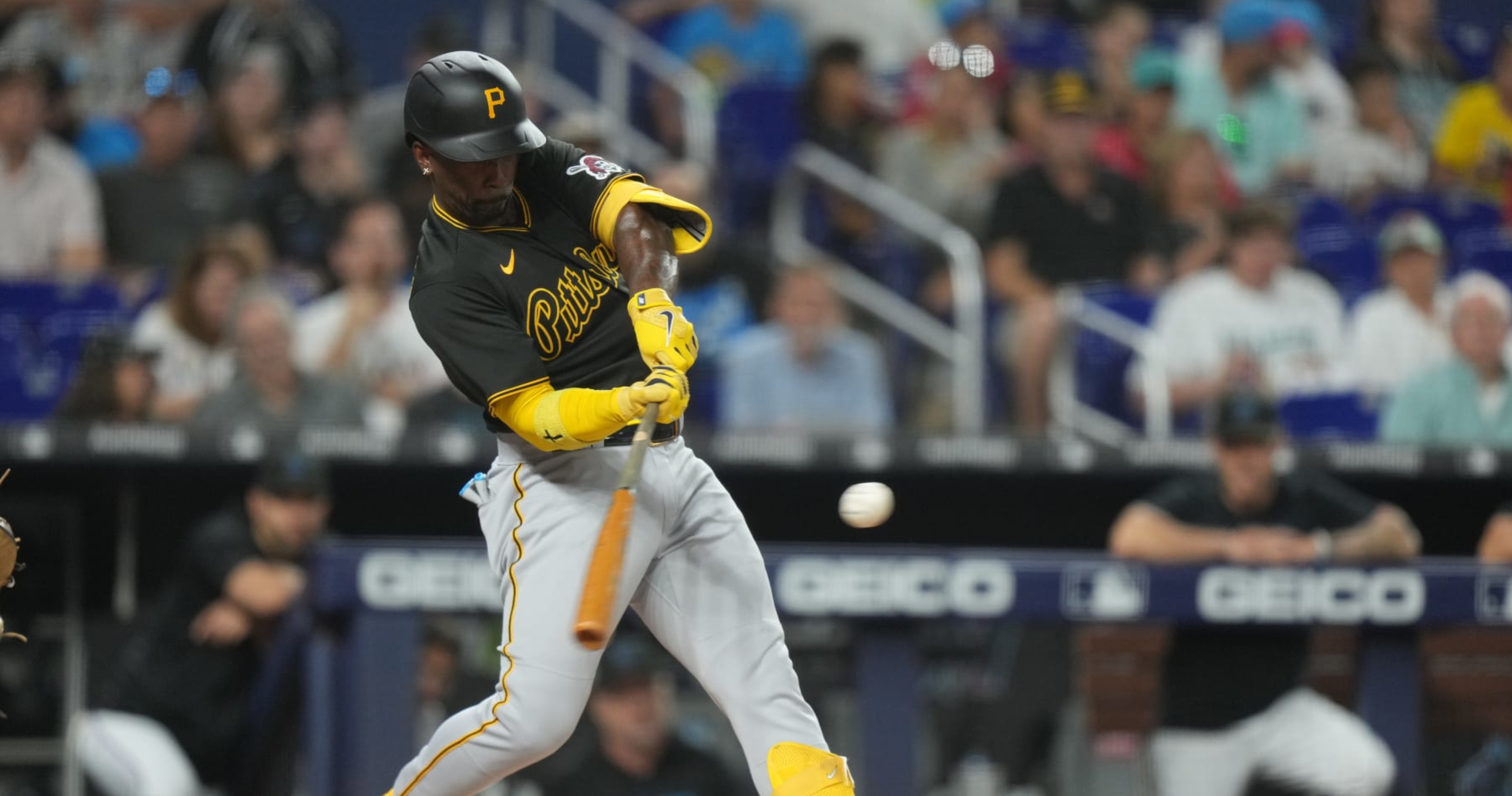 MLB Trade Rumors: Andrew McCutchen Eyed By Rangers; Pirates 'Not Prepared' to Deal thumbnail