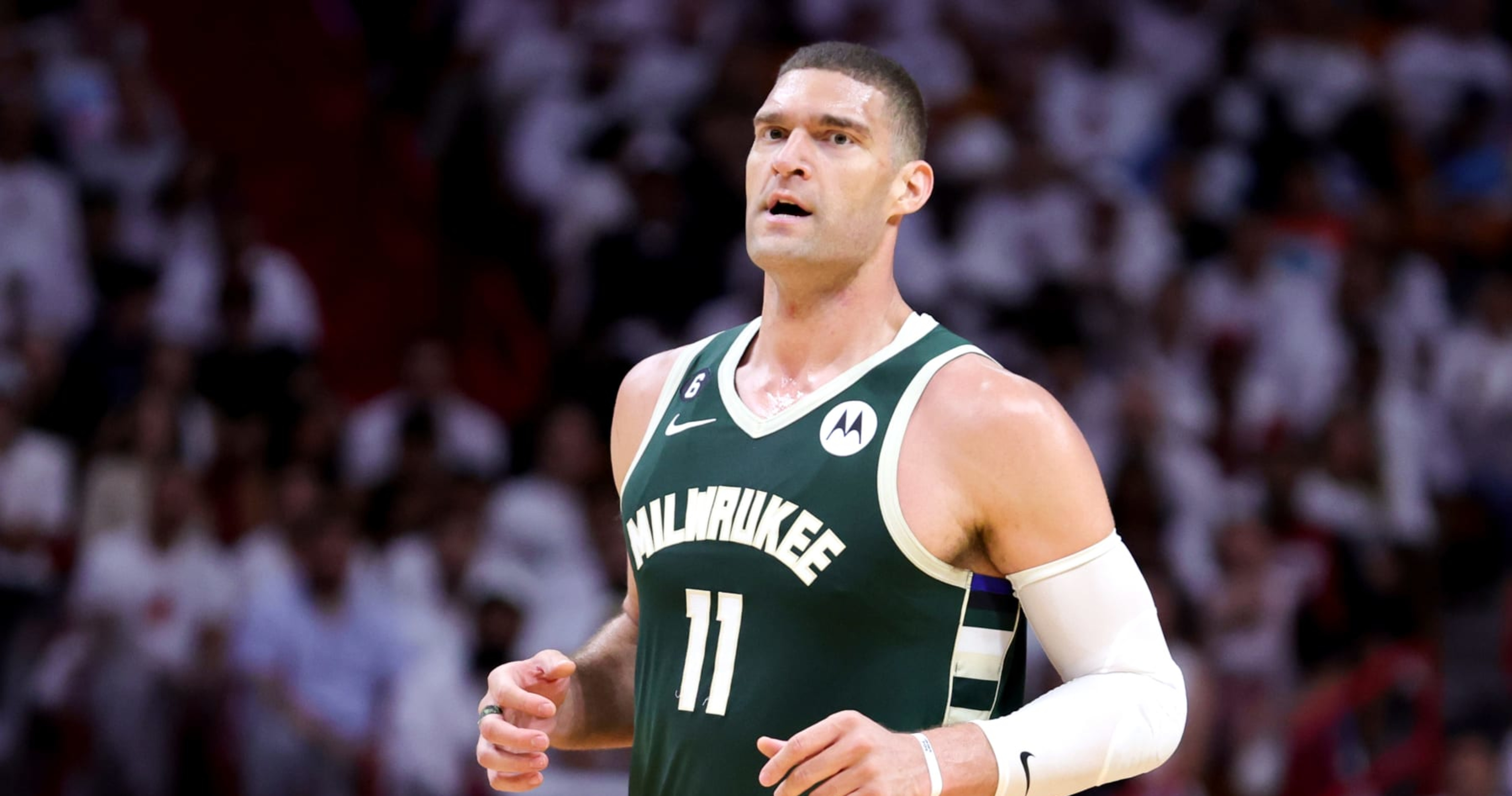 Lakers Rumors: Brook Lopez Contract Interests LAL in 2023 NBA Free ...