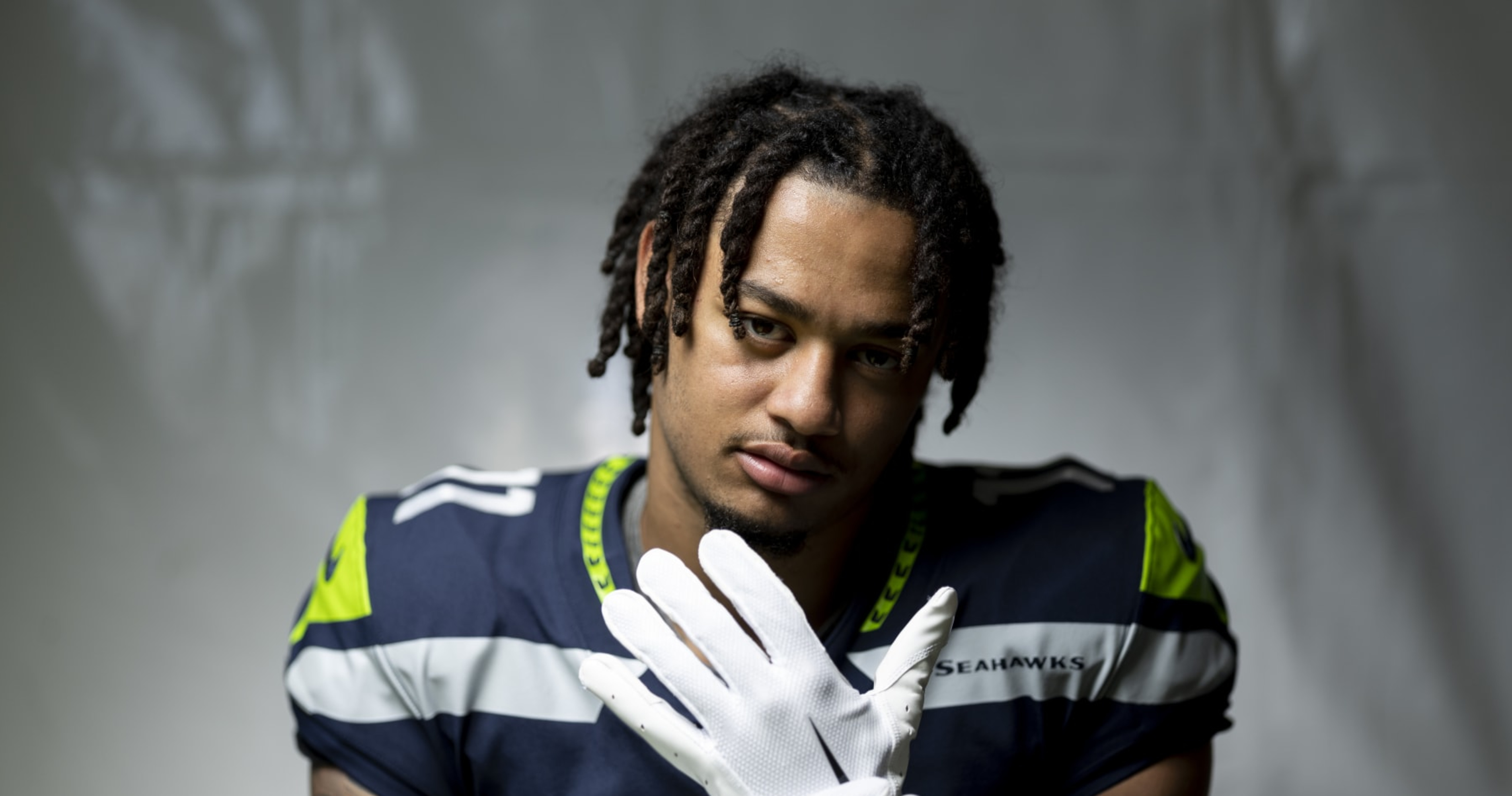 Seahawks Throwback Jersey reveal video with Jaxon Smith Njigba, Tyler  Lockett and Geno Smith. 