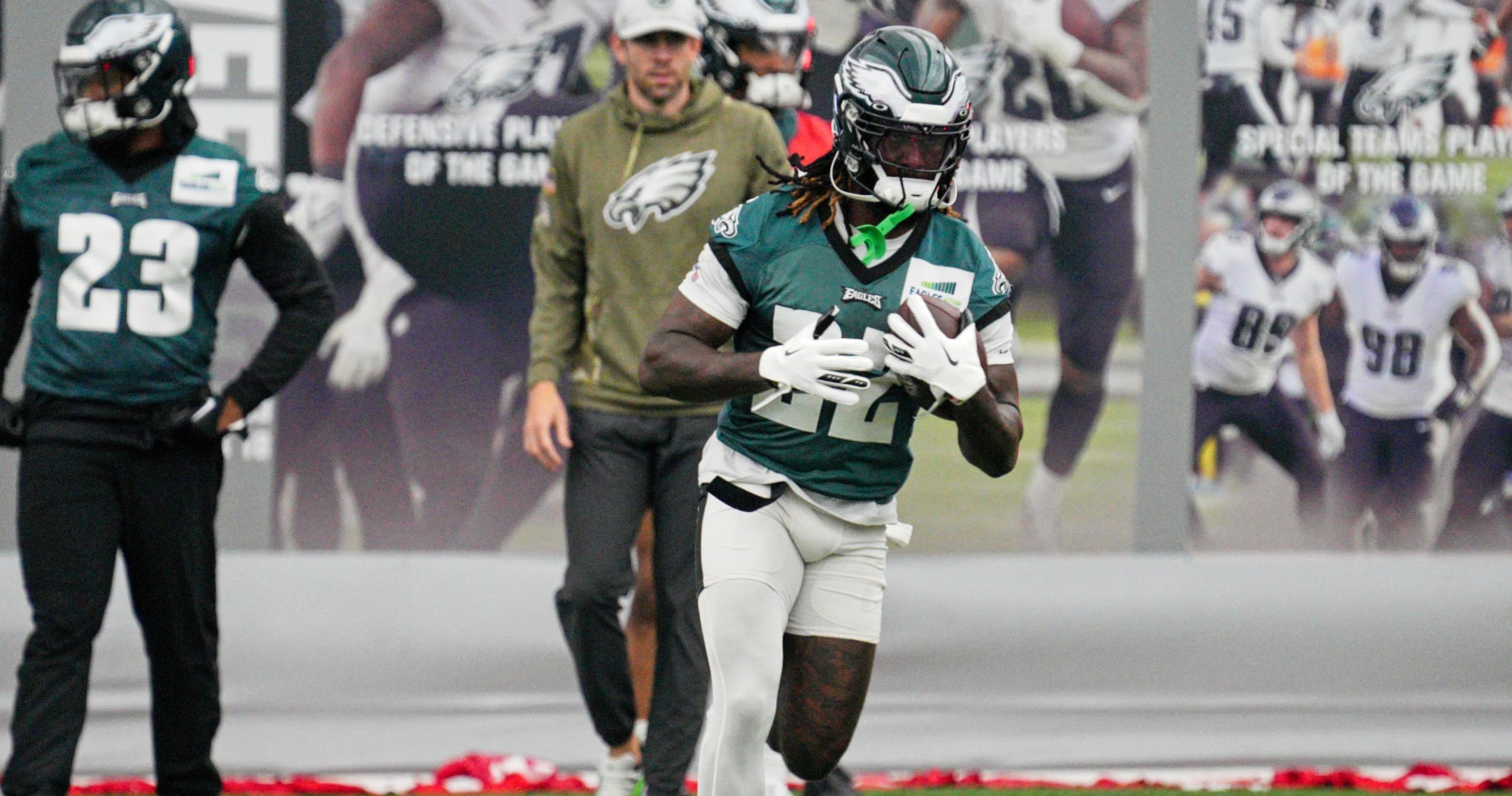 Philadelphia Eagles running back Trey Sermon (34) against the Jacksonville  Jaguars during an NFL football game, Sunday, Oct. 2, 2022, in Philadelphia.  The Eagles defeated the Jaguars 29-21. (AP Photo/Rich Schultz Stock Photo -  Alamy