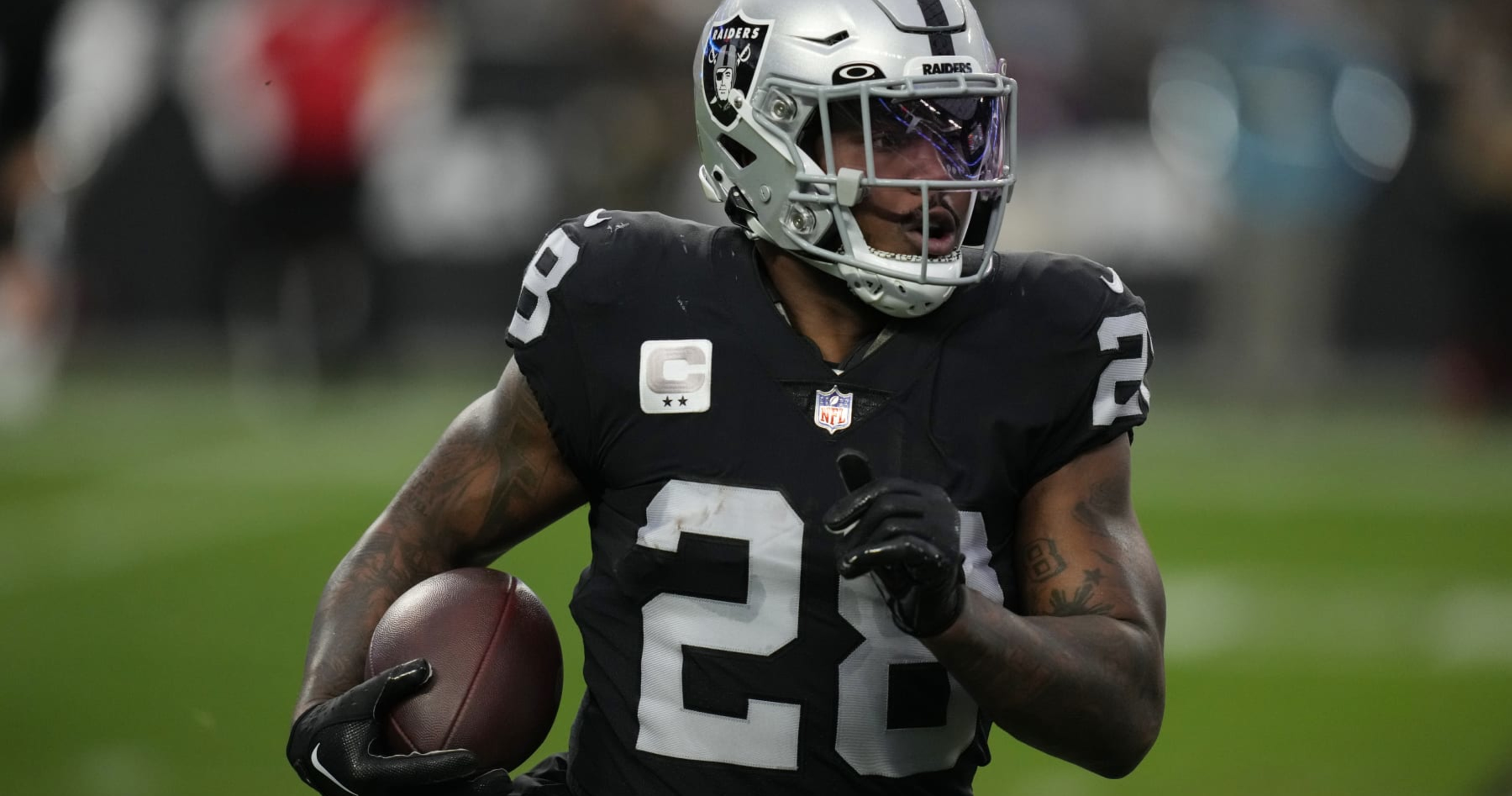 Raiders' Josh Jacobs Should Accept Franchise Tag, Eye 2024 FA amid