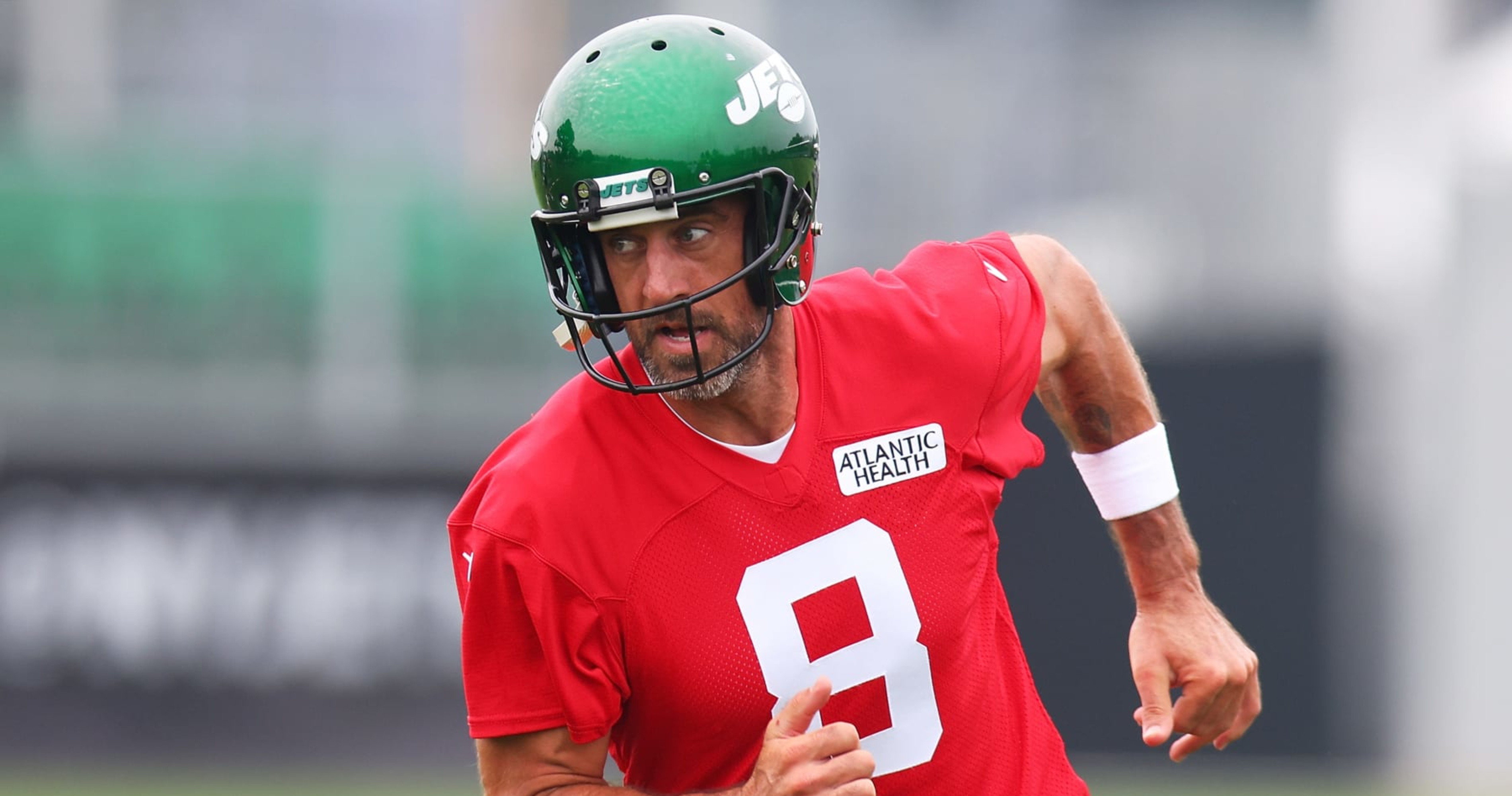 Jets' Aaron Rodgers Is 'a Coach That Can Still Play Football,' Robert