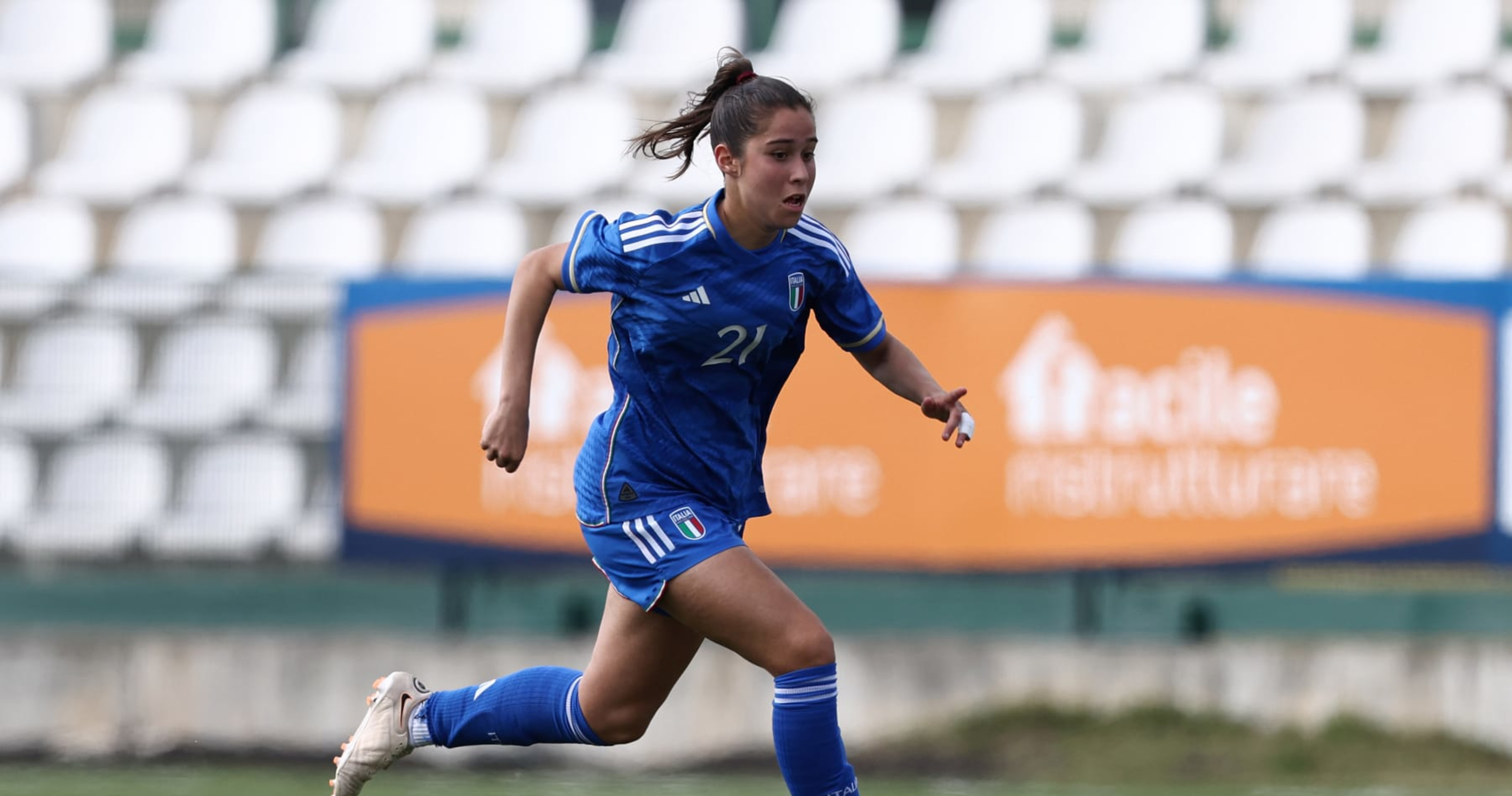 Ronaldo Fan - Argentina's women team captain is having