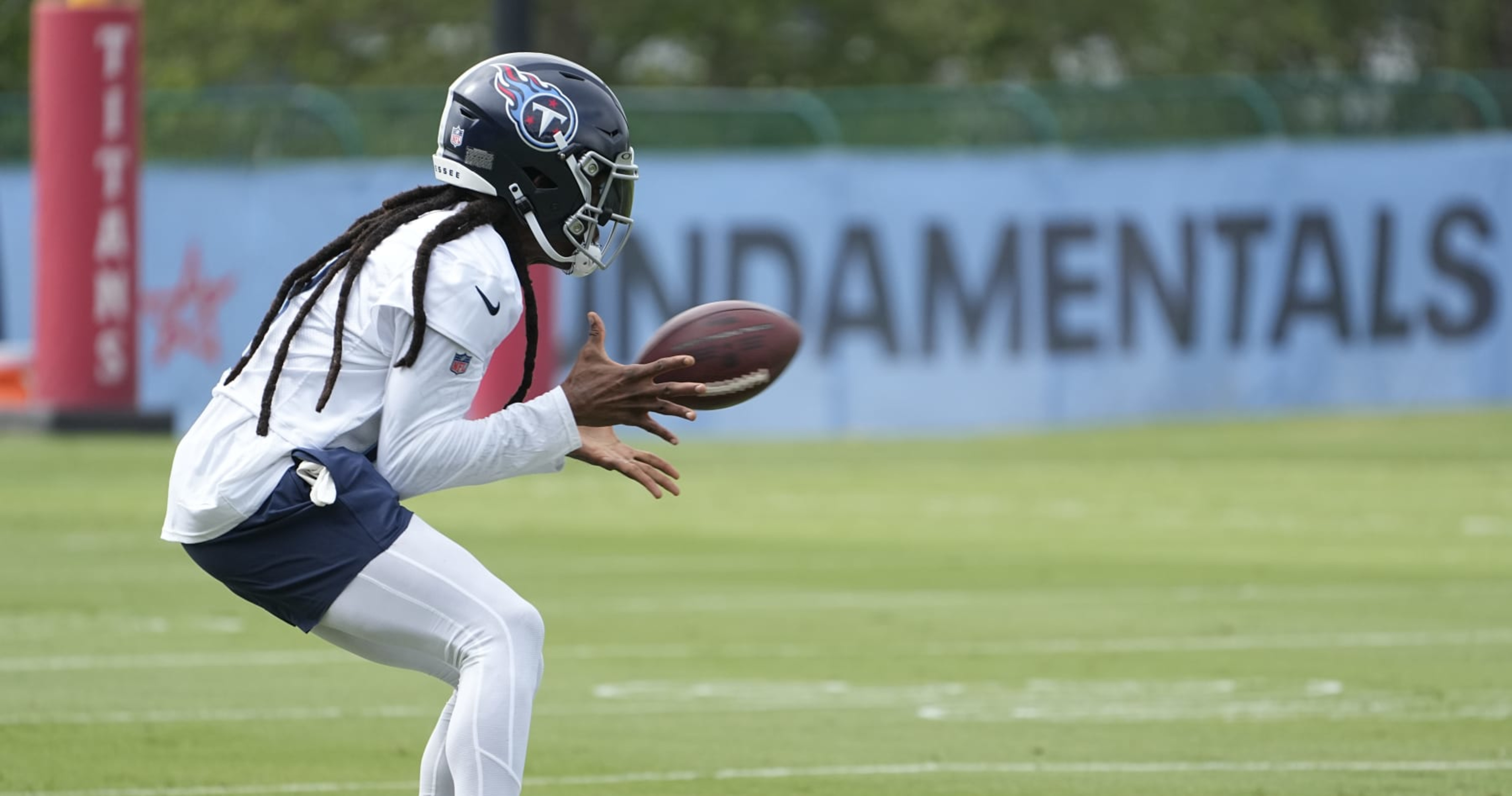 Titans' DeAndre Hopkins on Viral Catch Video: 'I Was Told He Doesn't  Practice' | News, Scores, Highlights, Stats, and Rumors | Bleacher Report