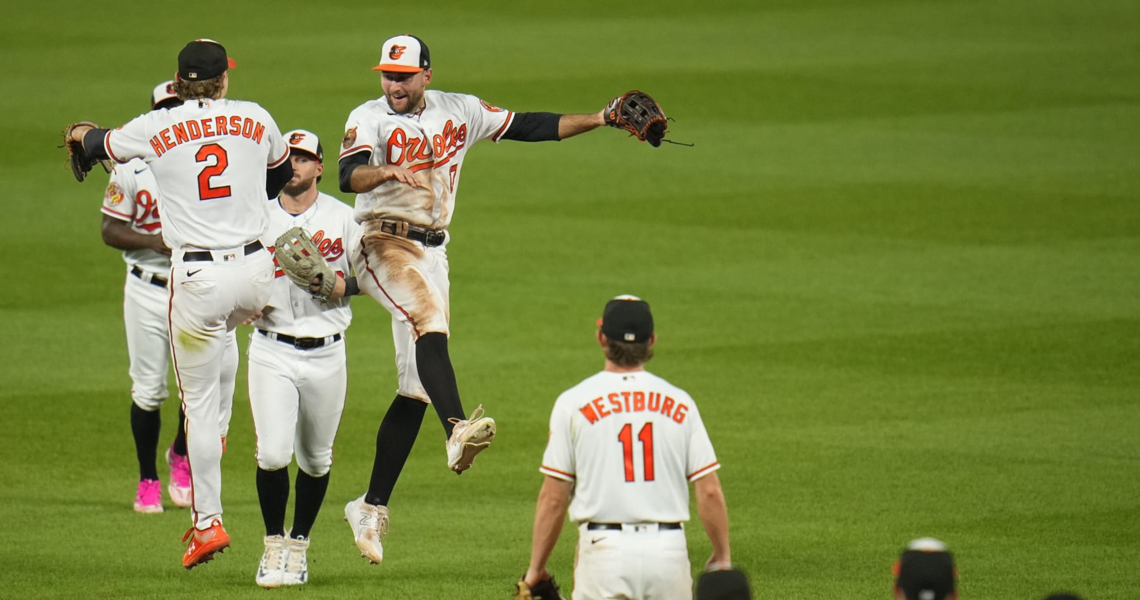 Orioles score 8 runs in 7th to beat Yankees, Nestor Cortes struggles late