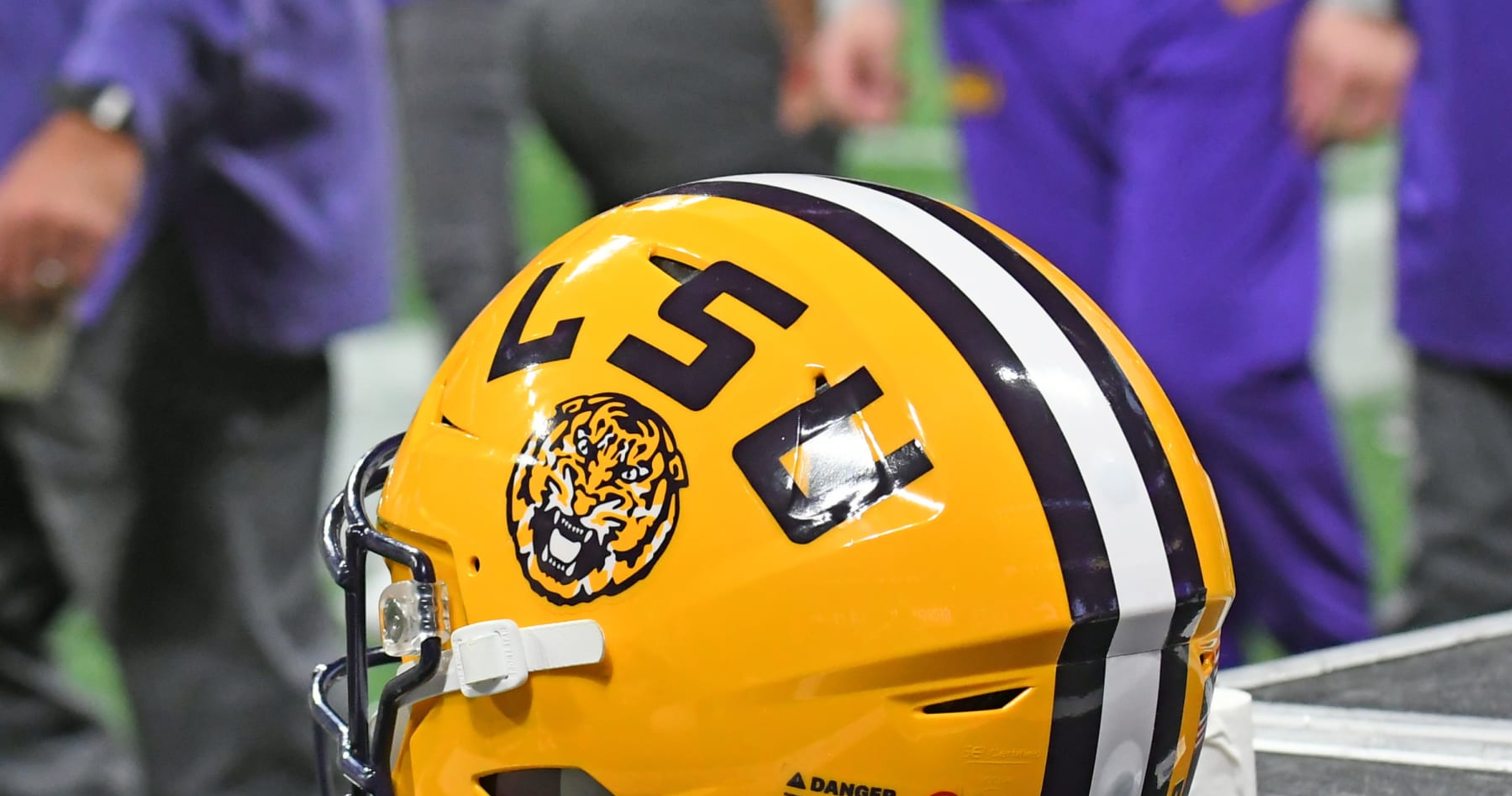 Dakorien Moore, 5Star WR in Class of 2025, Commits to LSU News