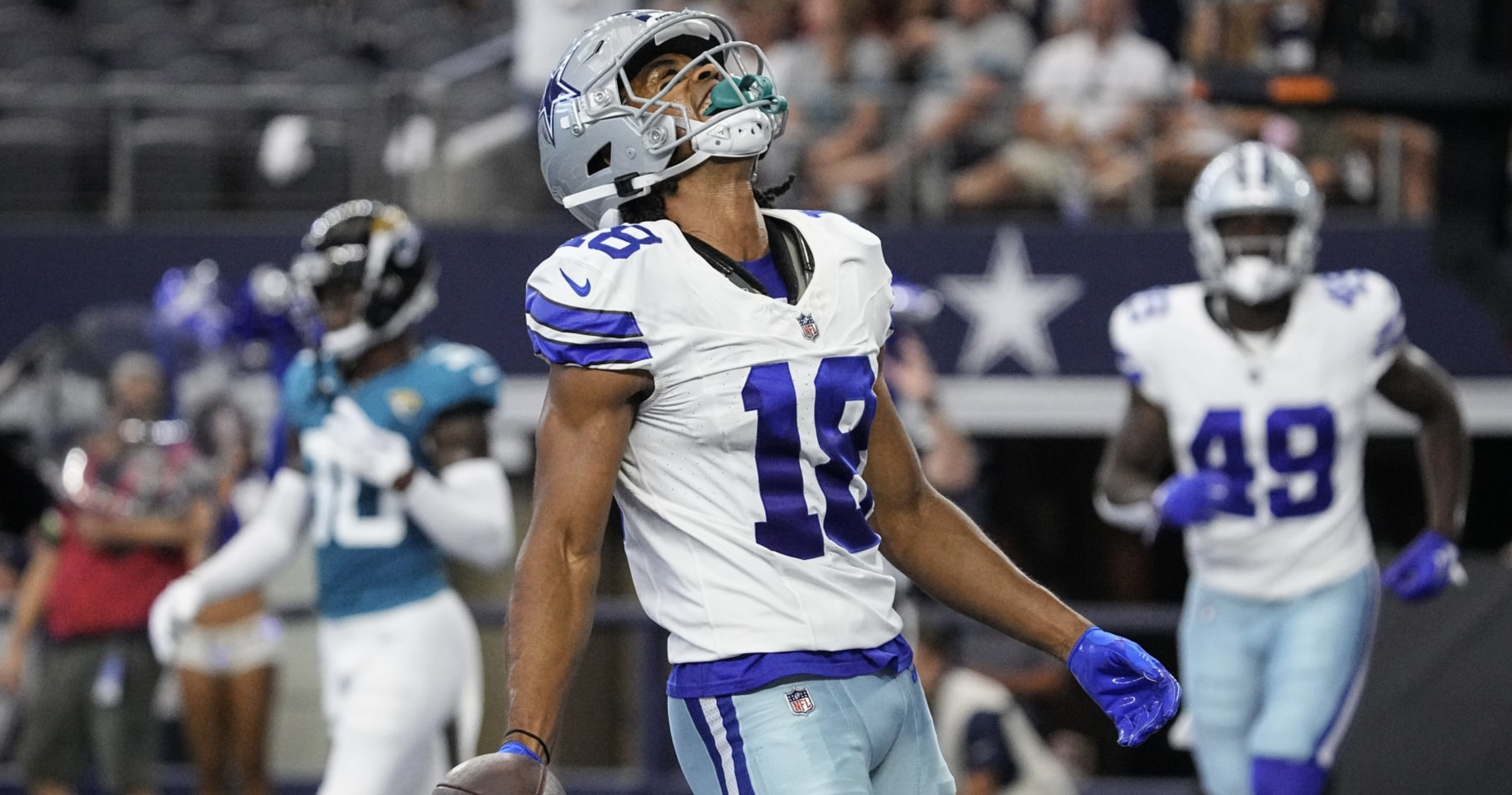 Watch Cowboys' Deuce Vaughn steal show vs Jaguars with electric third  quarter