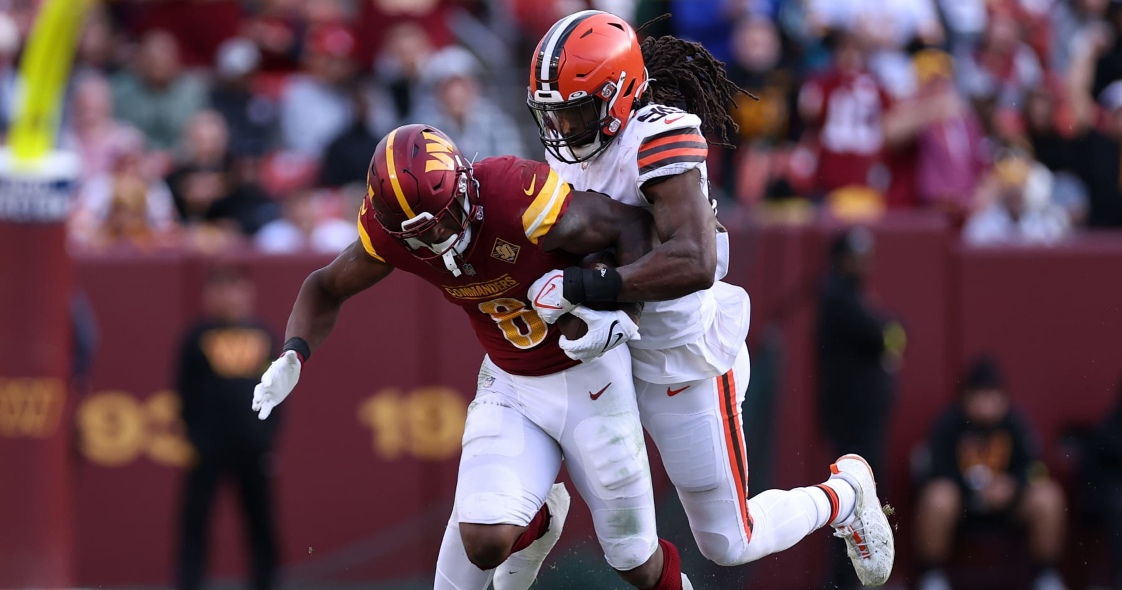 Browns sign 3-time Pro Bowl pass rusher Jadeveon Clowney