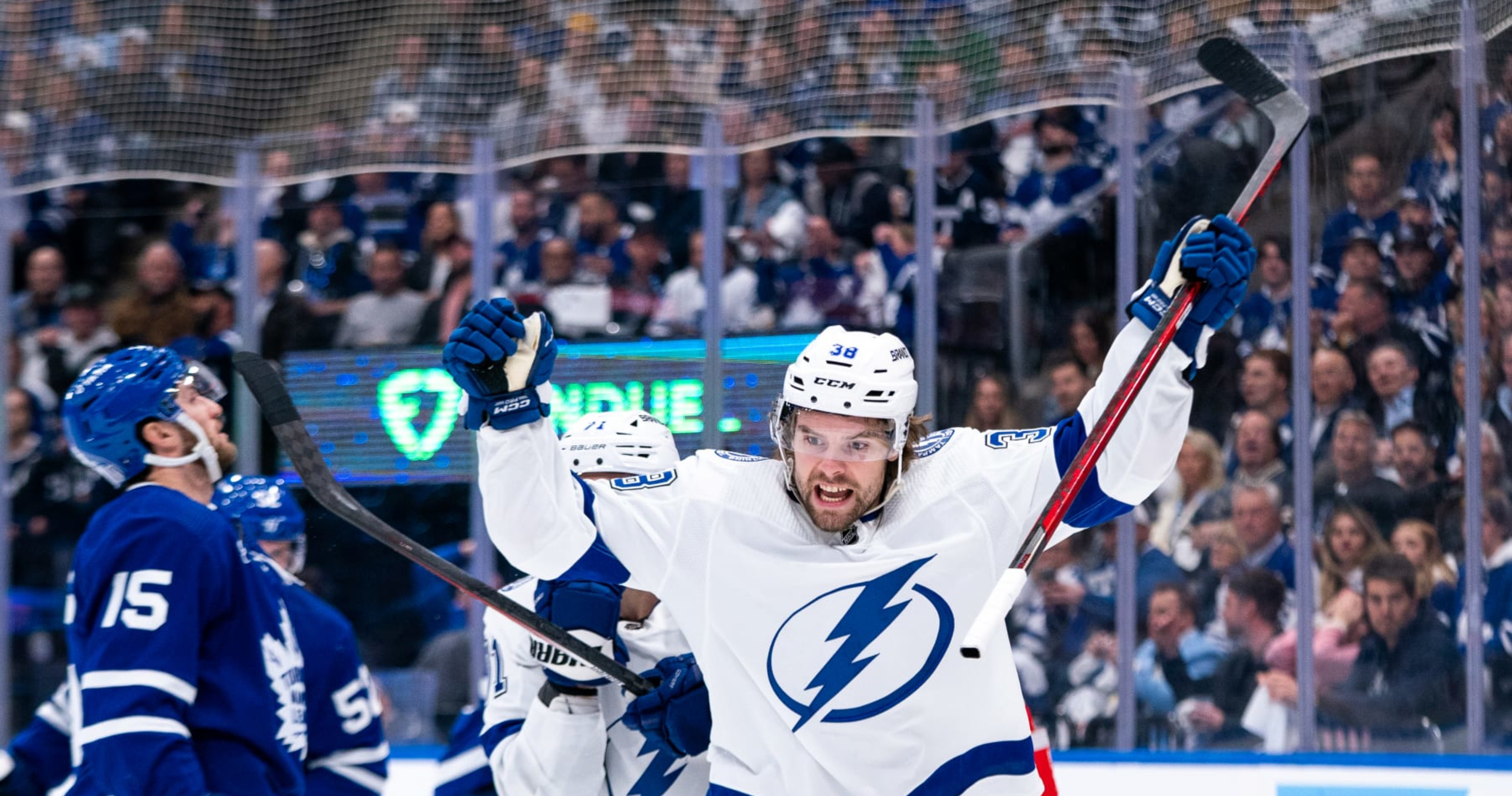 Tampa Bay Lightning sign Brandon Hagel to 8-year contract extension 