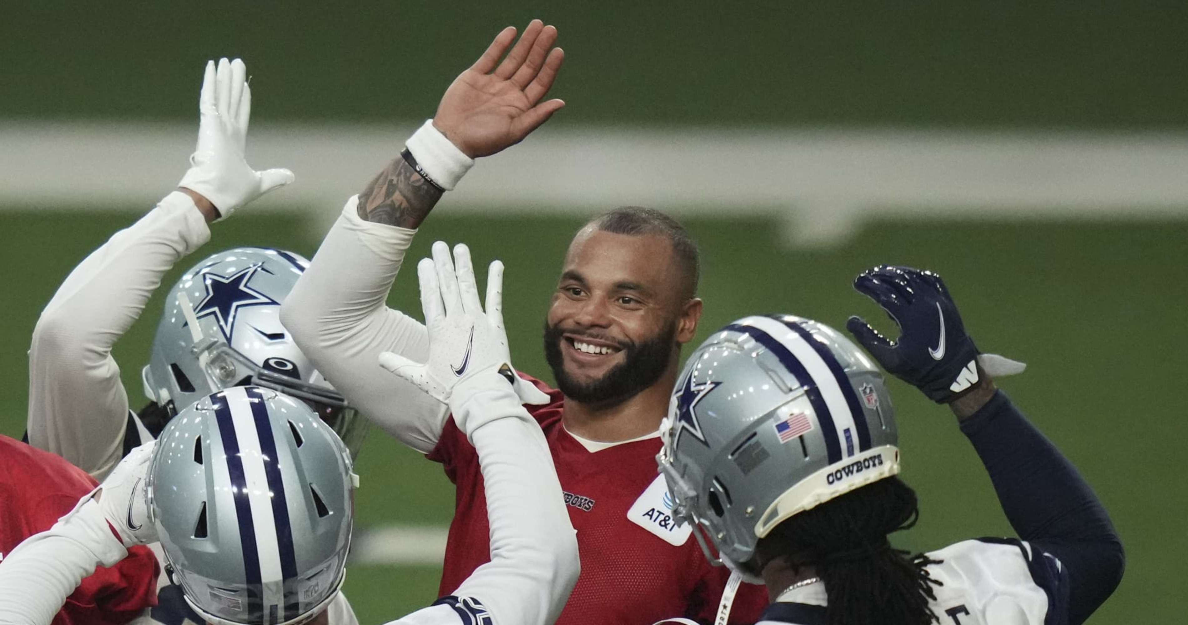 Cowboys' Dak Prescott Praises 'Playmaker' Deuce Vaughn: 'He's Not Just a  Gadget Guy'