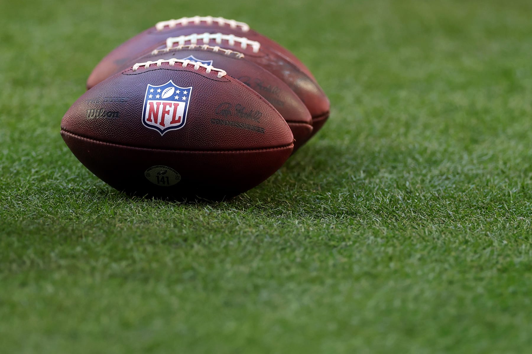 NFL Agent: 'Yikes' to 'Pure RBs' Getting Big Contracts in Current ...