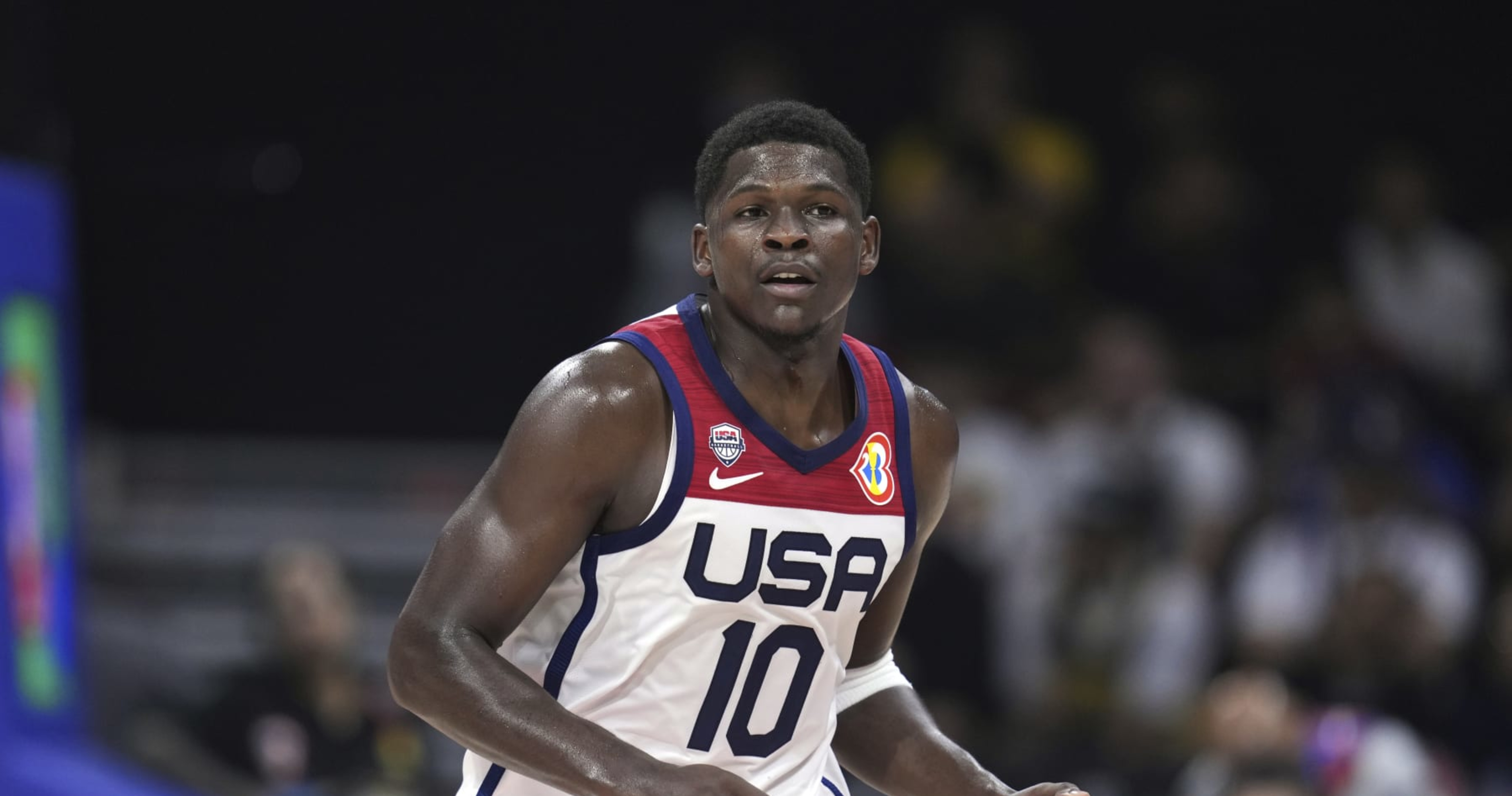 Anthony Edwards Gets Superstar Hype from Fans as Team USA Advances in