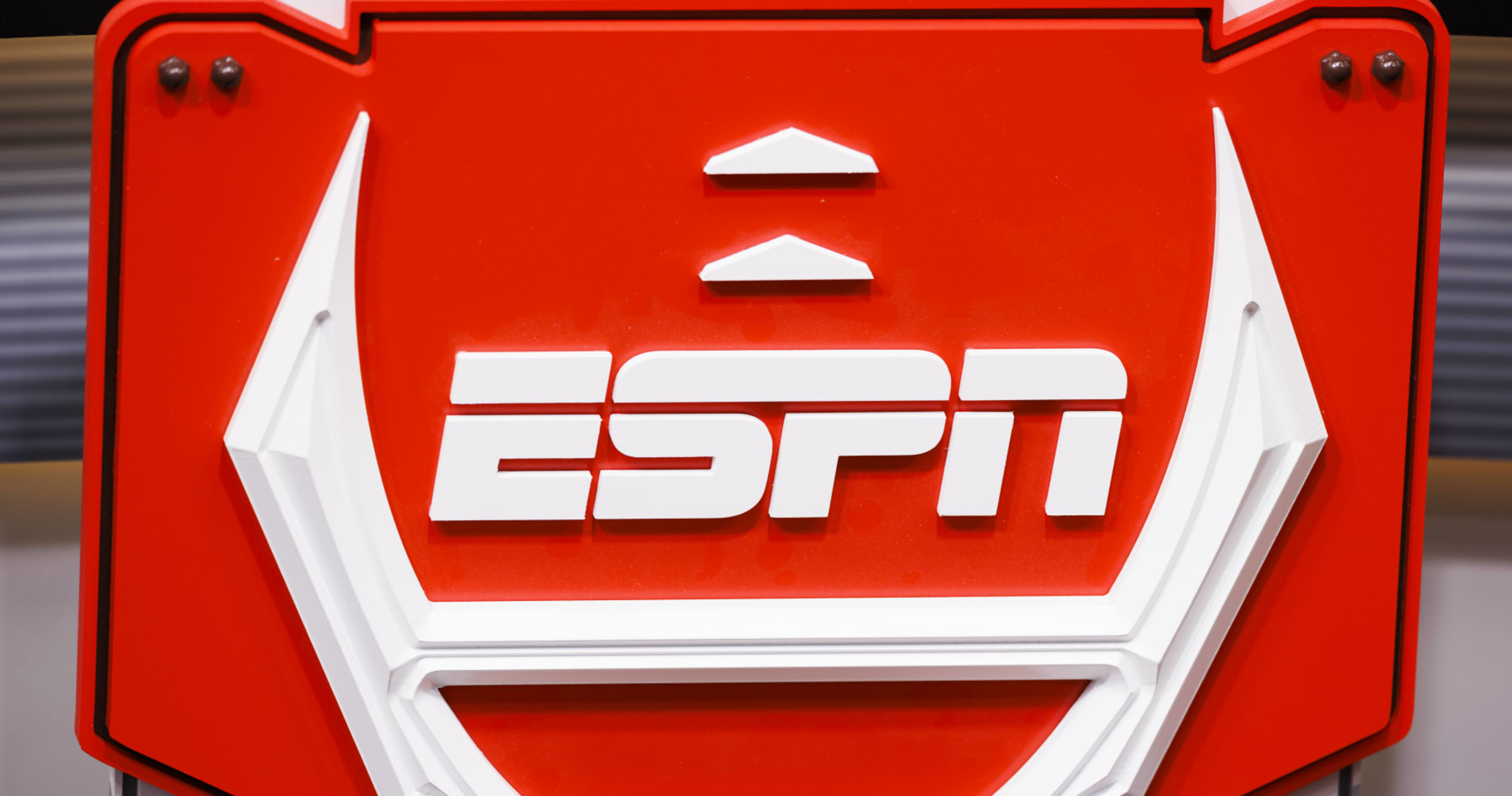 Chris Mortensen Retires From ESPN To “Focus On My Health, Family