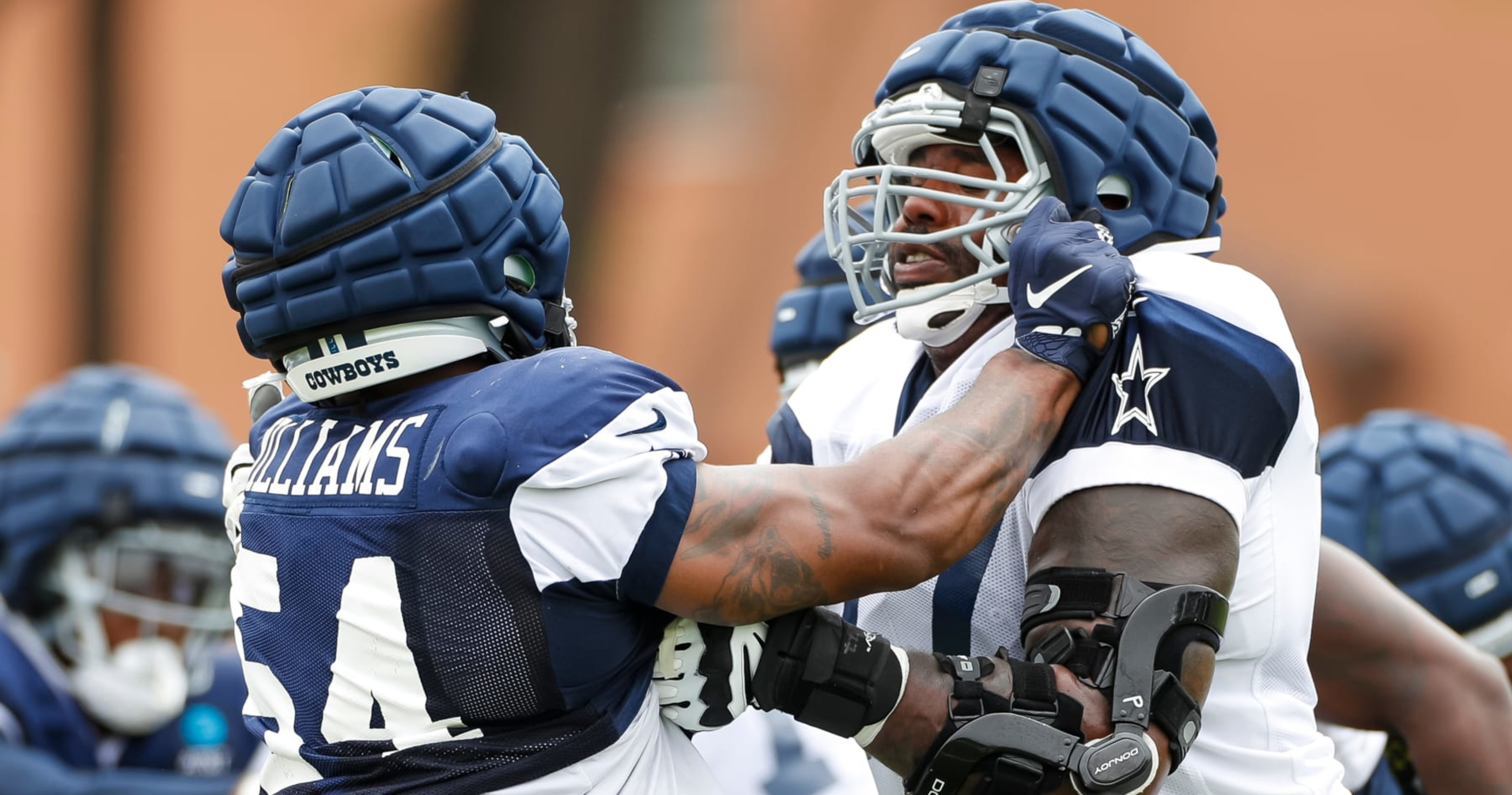 Report: Cowboys Pro Bowl LT Tyron Smith out indefinitely with avulsion  fracture of the knee