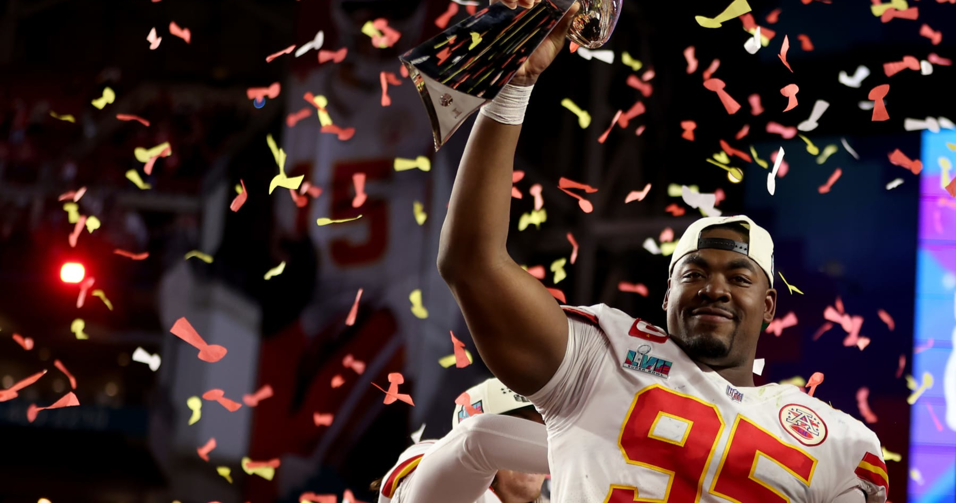 \ud83d\udea8\u2713ANNOUNCED NOW! CHRIS JONES RETURNS! FANS GO CRAZY! CHIEFS NEWS ...