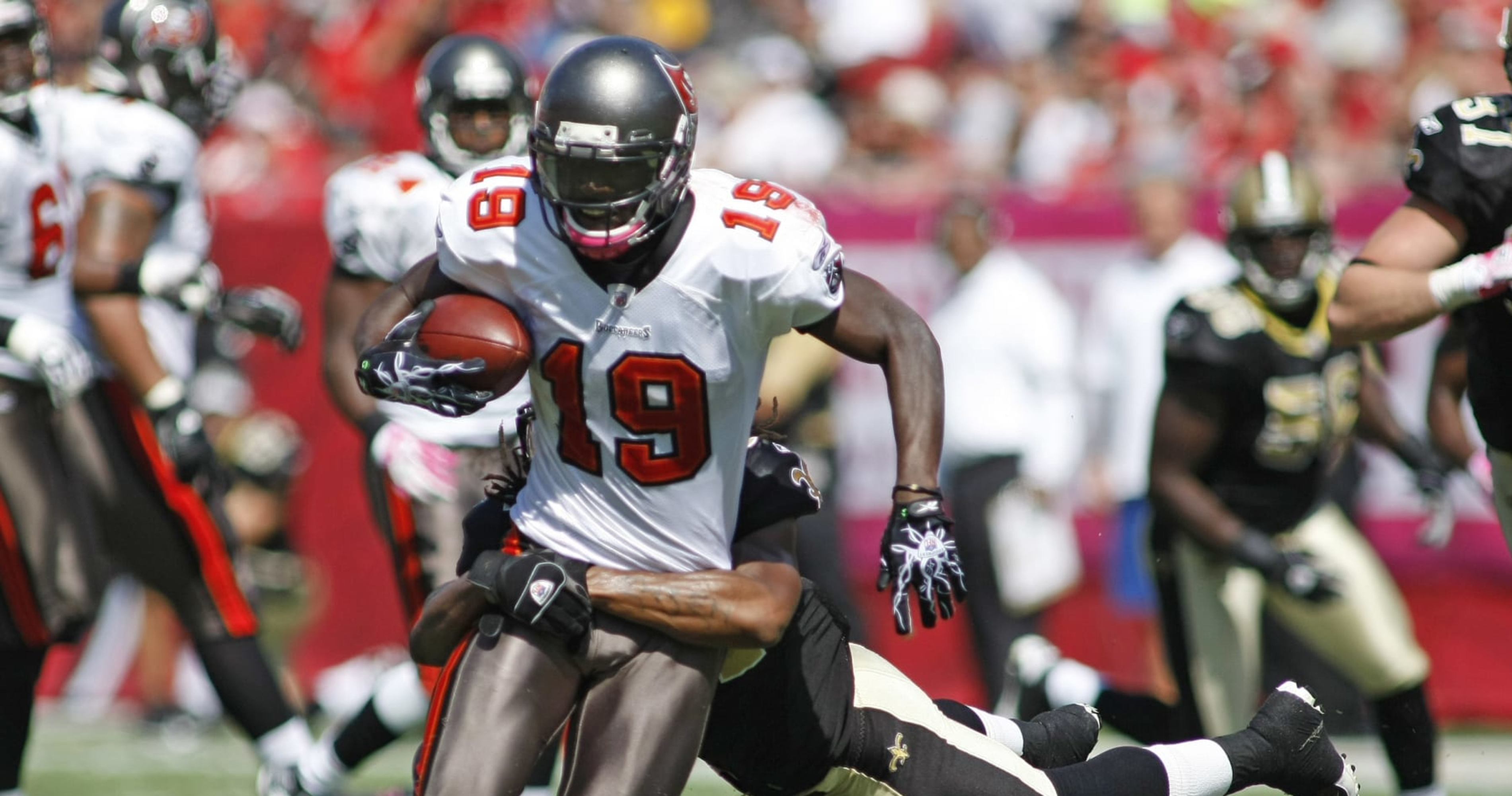 Ex-Tampa Bay Buccaneers WR Mike Williams dead at 36