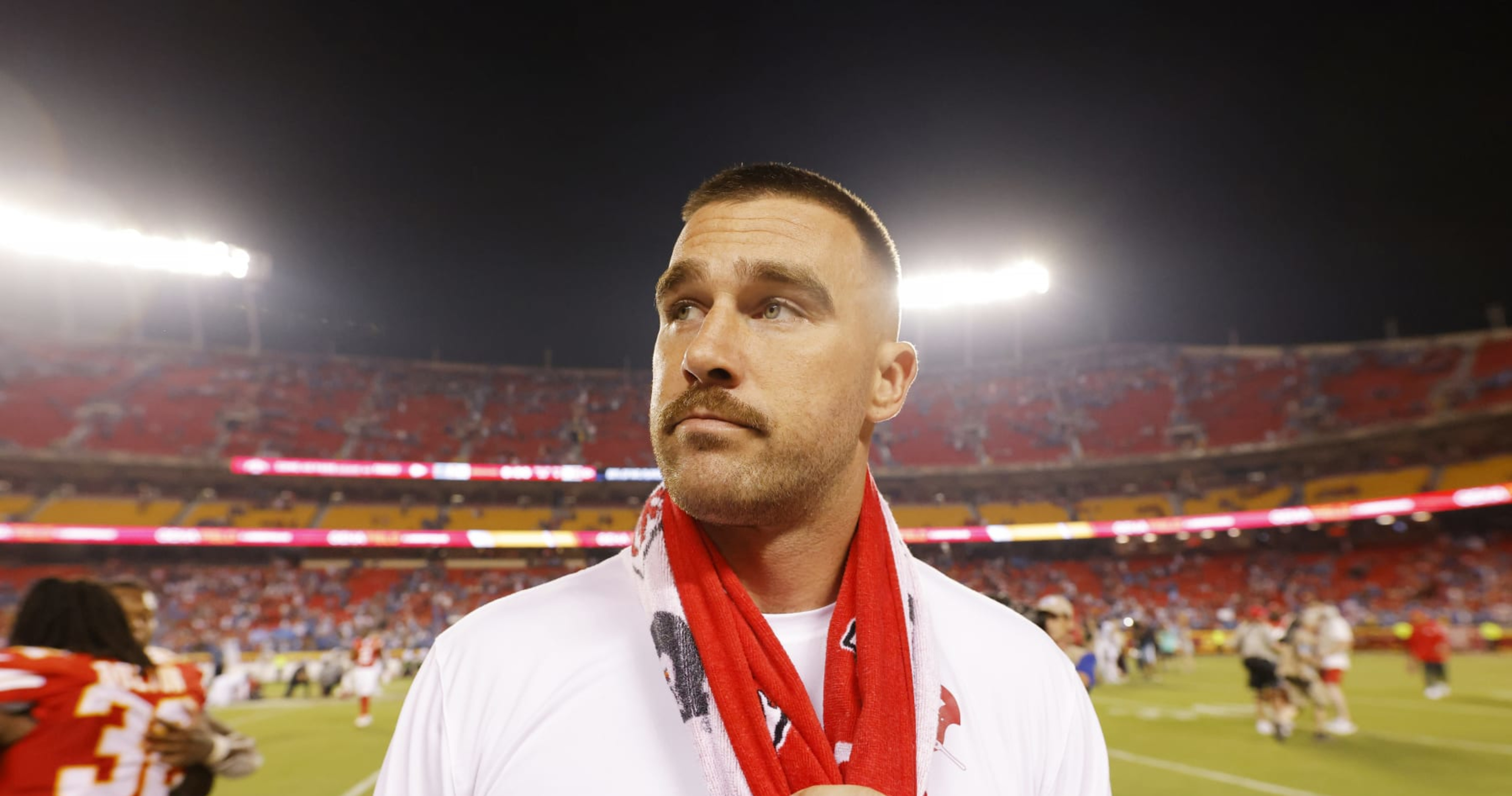 Chiefs' Travis Kelce loses 'friendly wager,' dons Iowa State