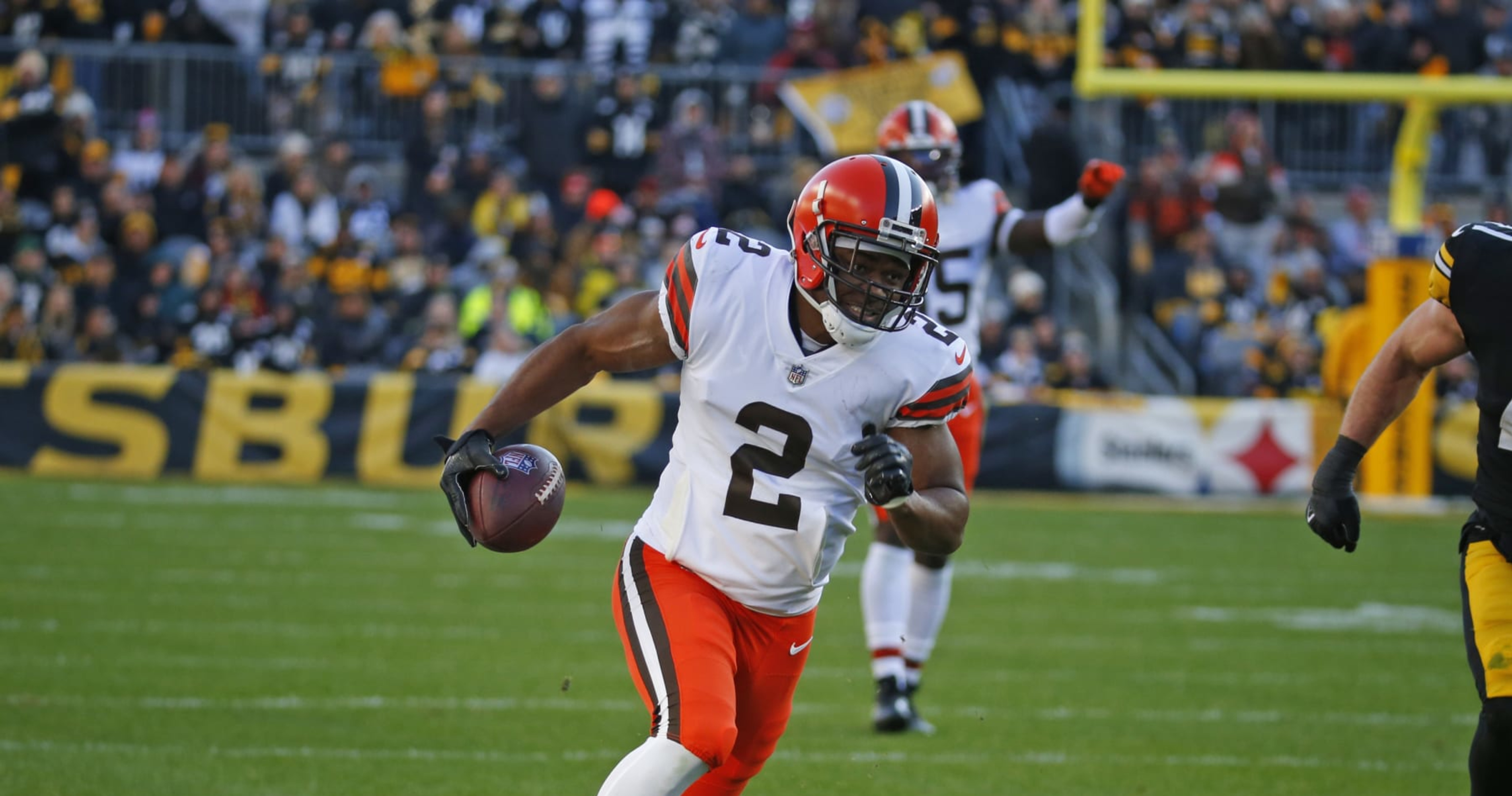 Amari Cooper travels to Pittsburgh with Browns, still questionable for  Monday vs. Steelers