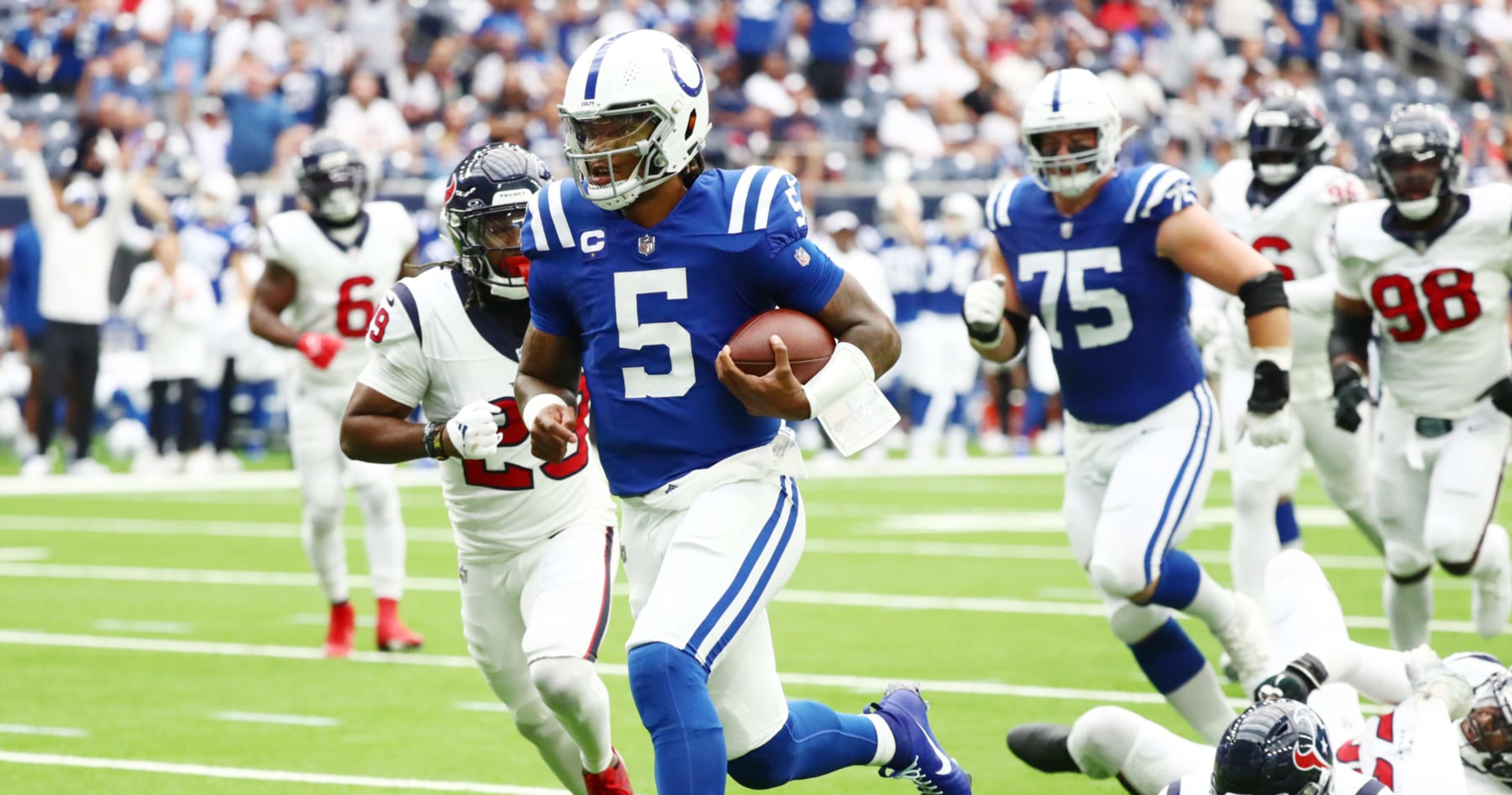 Colts' Anthony Richardson Evaluated for Concussion After Hit During 2nd TD vs. Texans