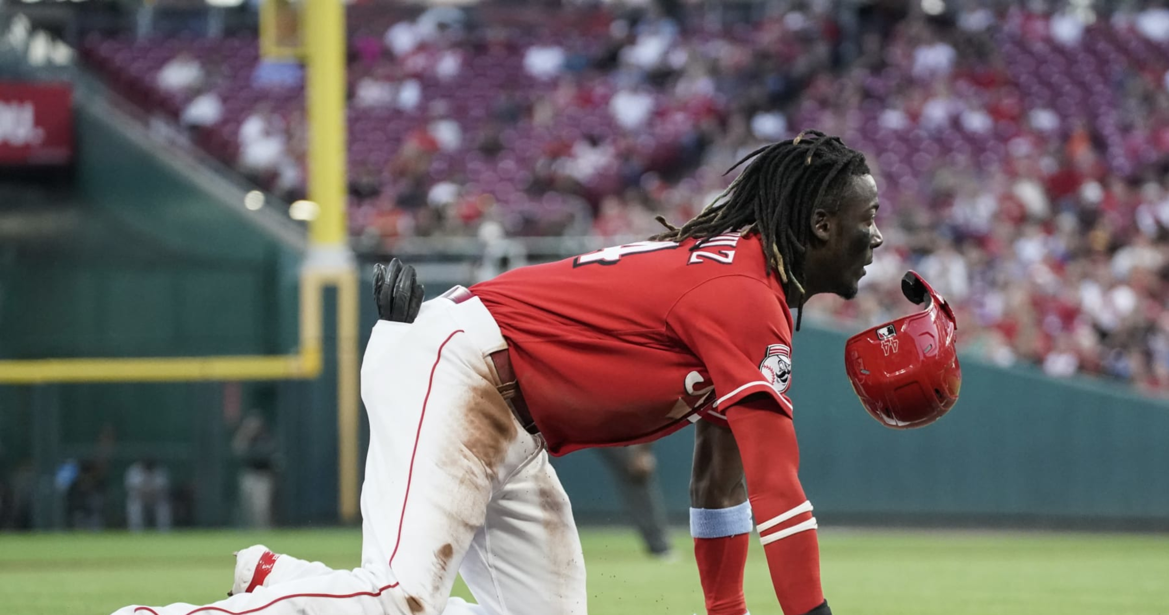 Cincinnati Reds' fans roast team's shocking loss after leading 9-0 against  the Pirates: Choke of the year