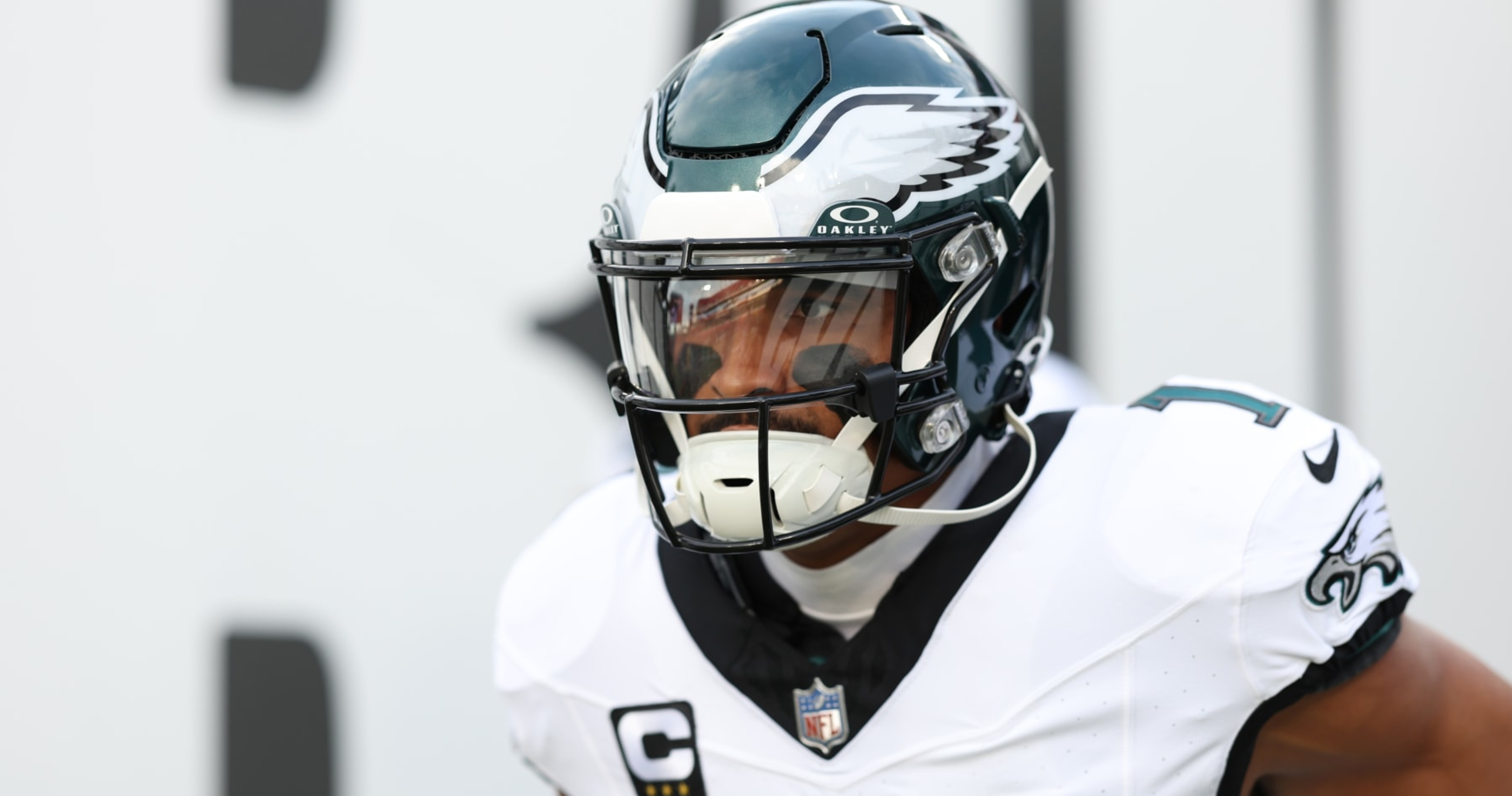 Eagles: Jason Kelce reveals Jalen Hurts wasn't only player to have Flu Game  vs. Buccaneers