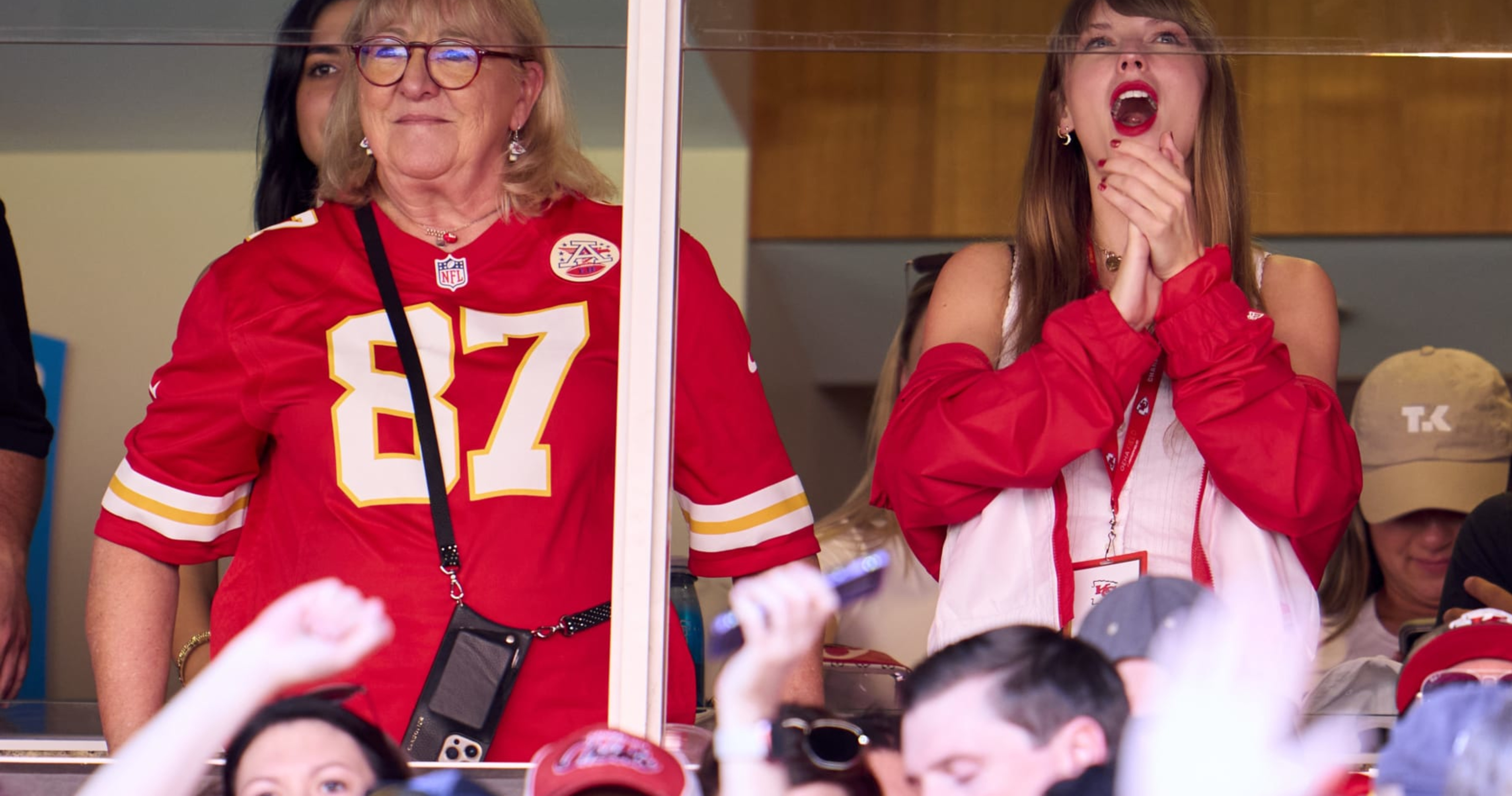 Taylor Swift Attends Travis Kelce's Kansas City Chief Game vs Jets