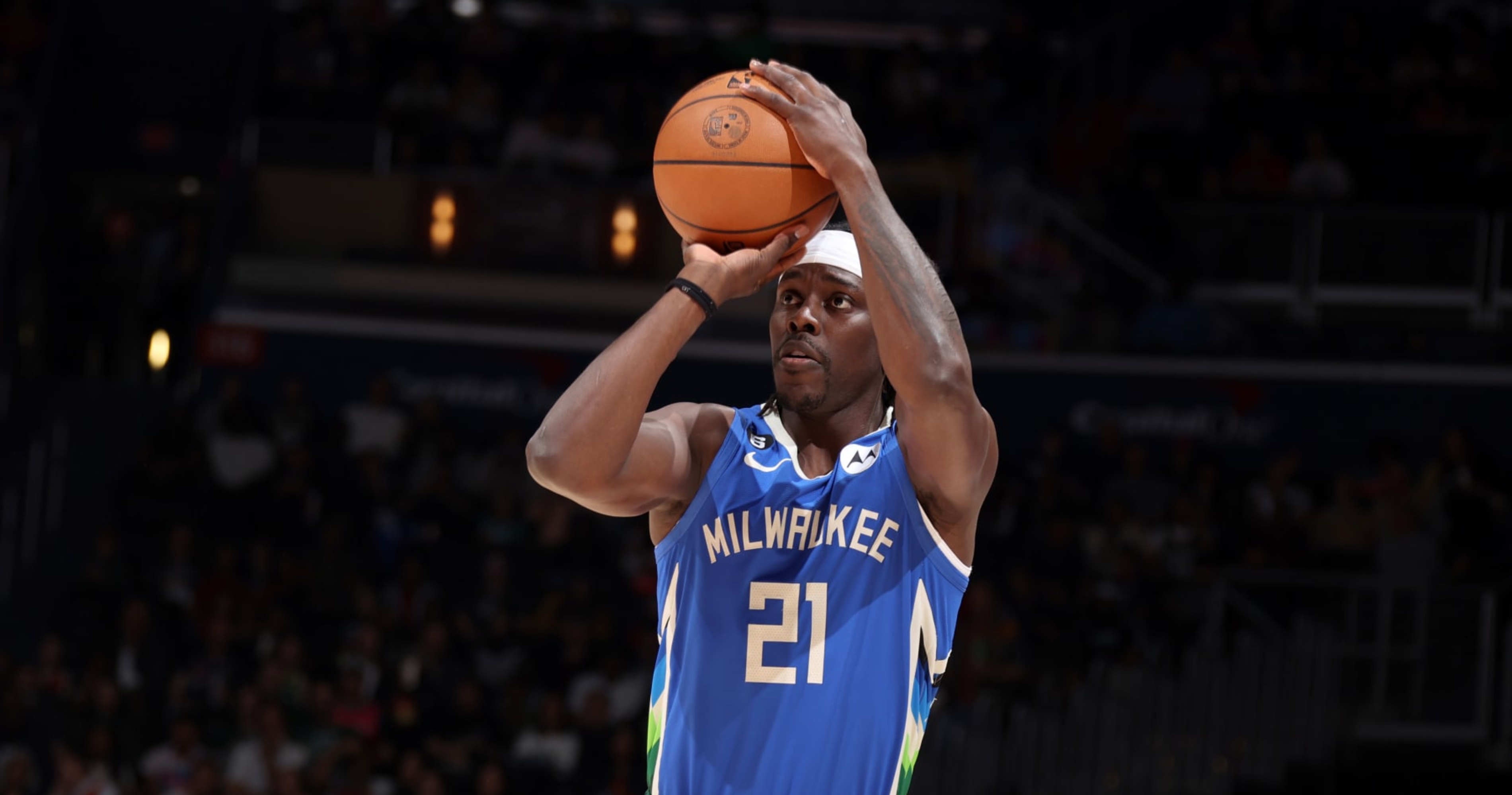 Jrue Holiday trade: Bucks acquire two-way guard from Pelicans for