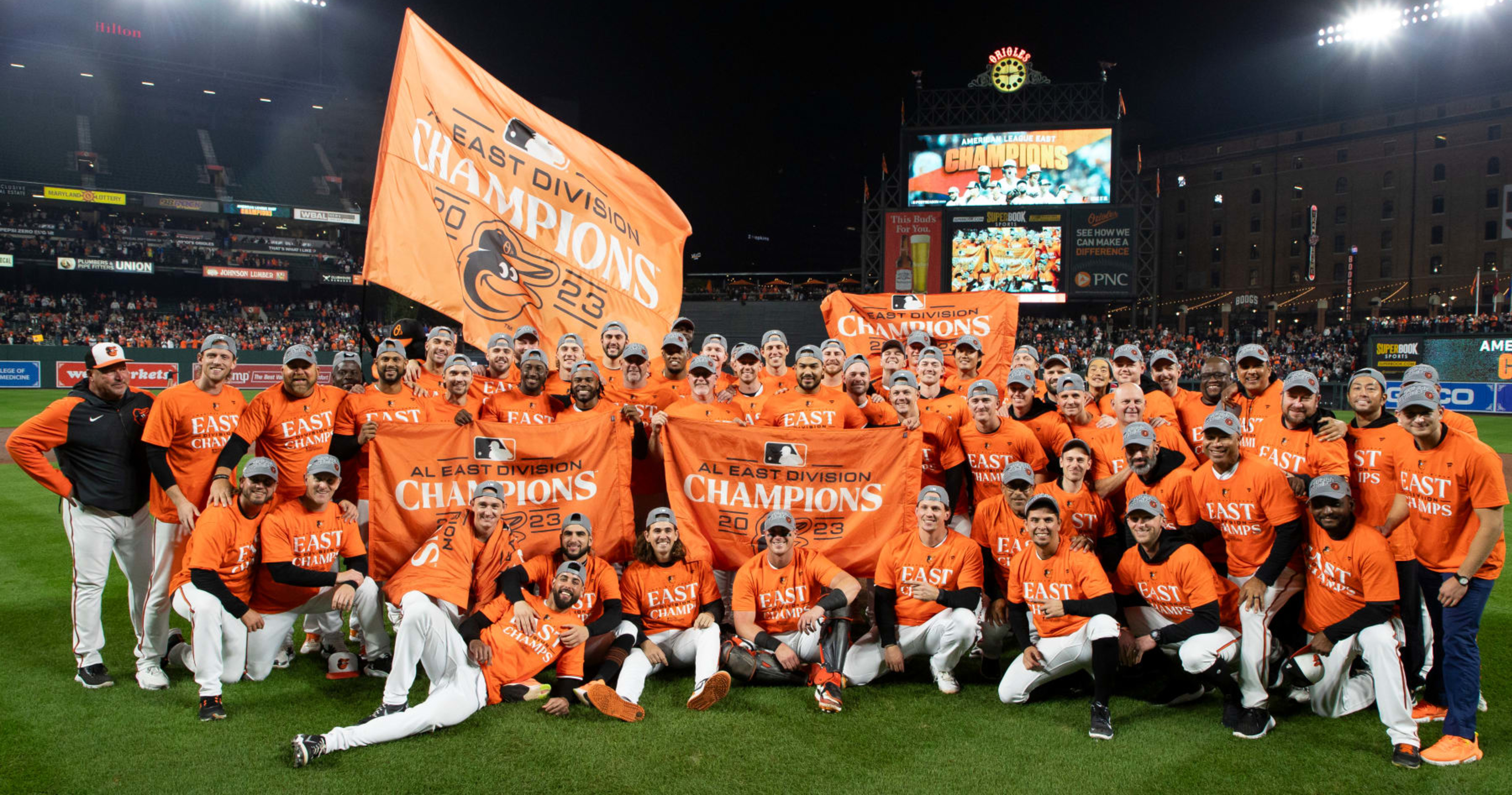 Orange Highlights the Mets' Postseason - The New York Times