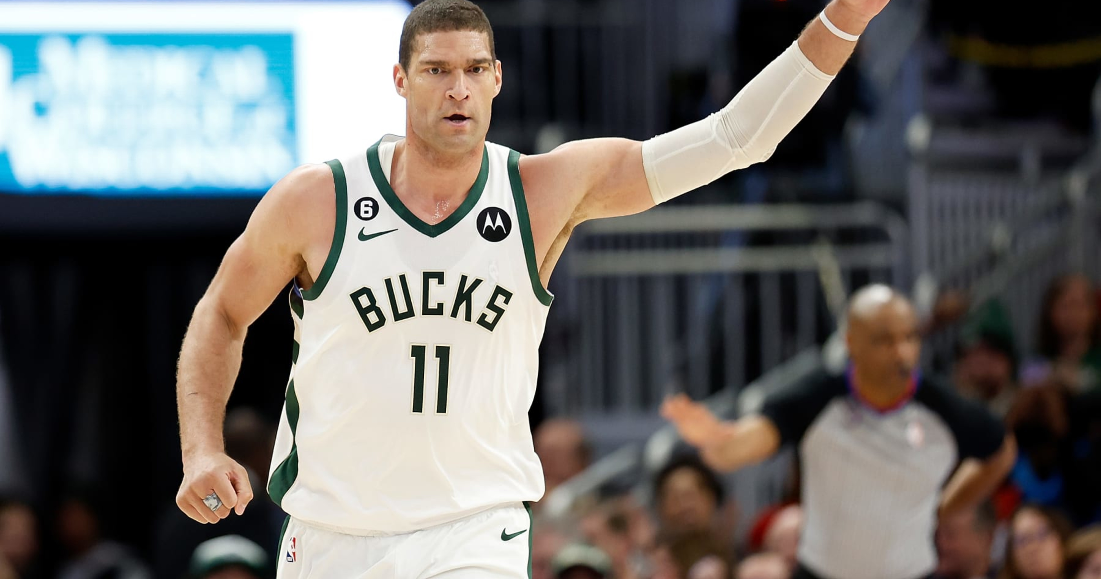 NBA Rumors: Bucks' Brook Lopez 'Nearly' Signed Rockets Contr