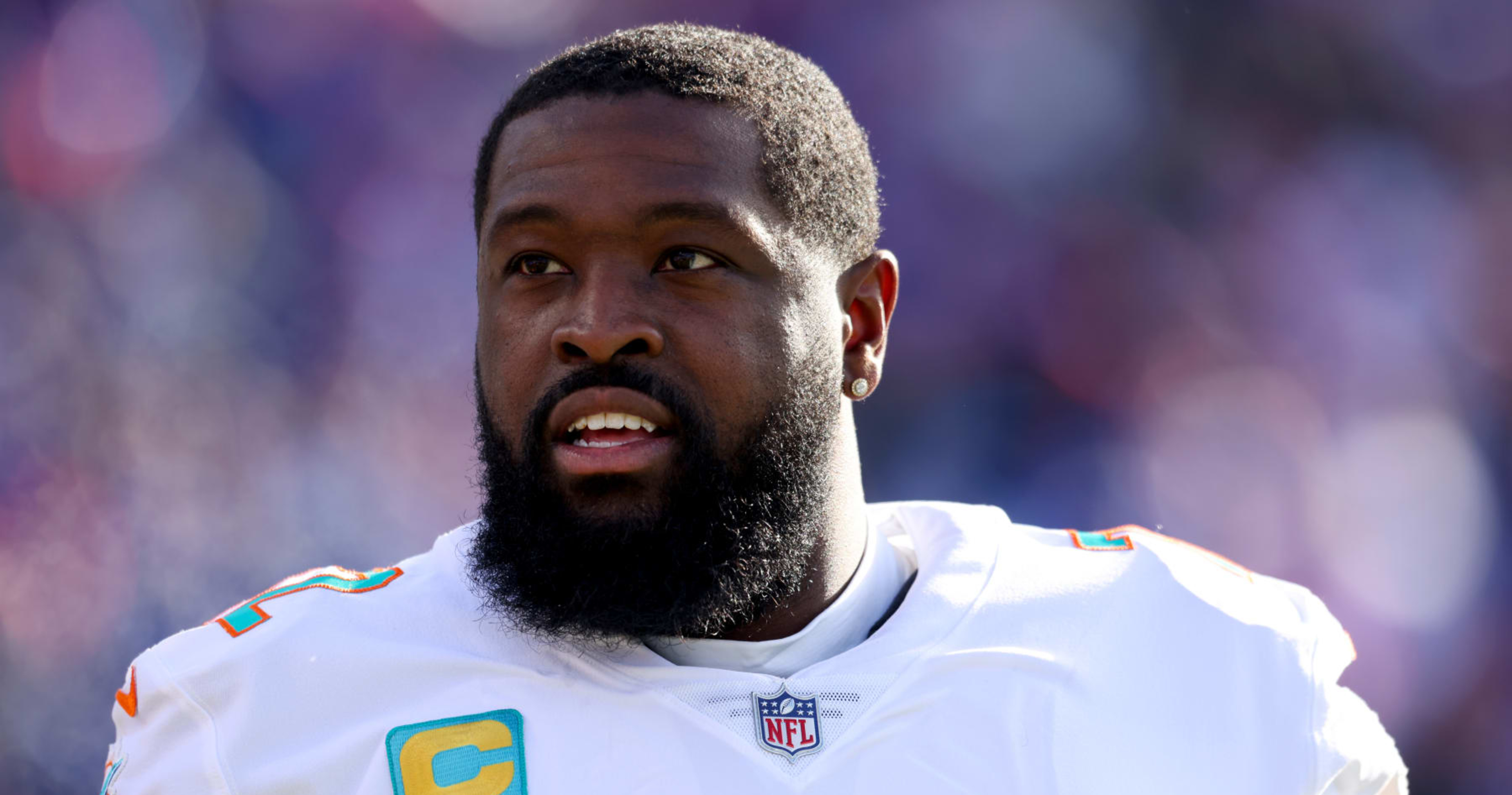 Miami Dolphins' Terron Armstead carted off with right-leg injury