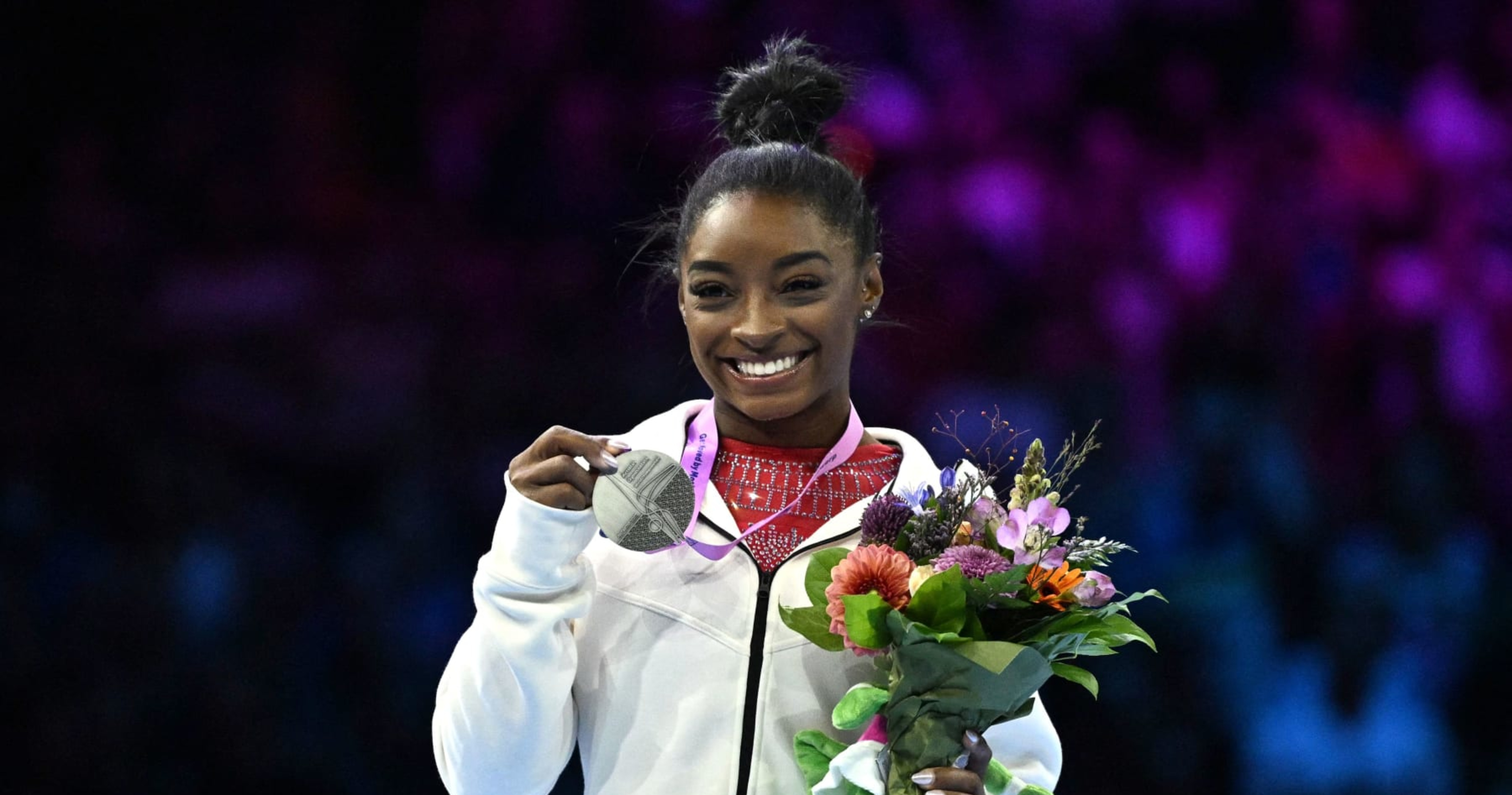 Simone Biles Wins Vault Silver, Places 5th on Uneven Bars at 2023 World