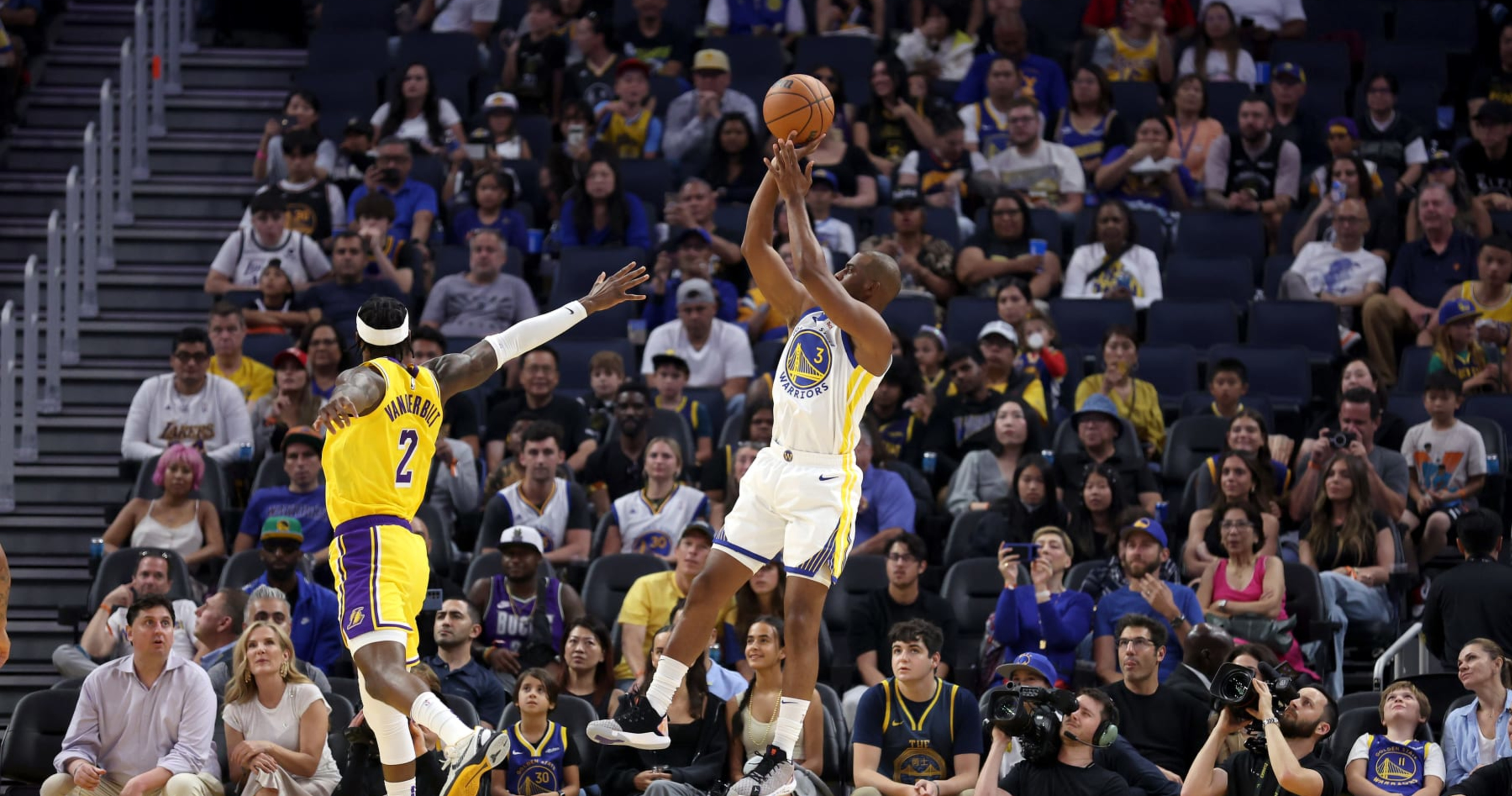 How to stream Warriors vs. Lakers, Game 1 - Golden State Of Mind