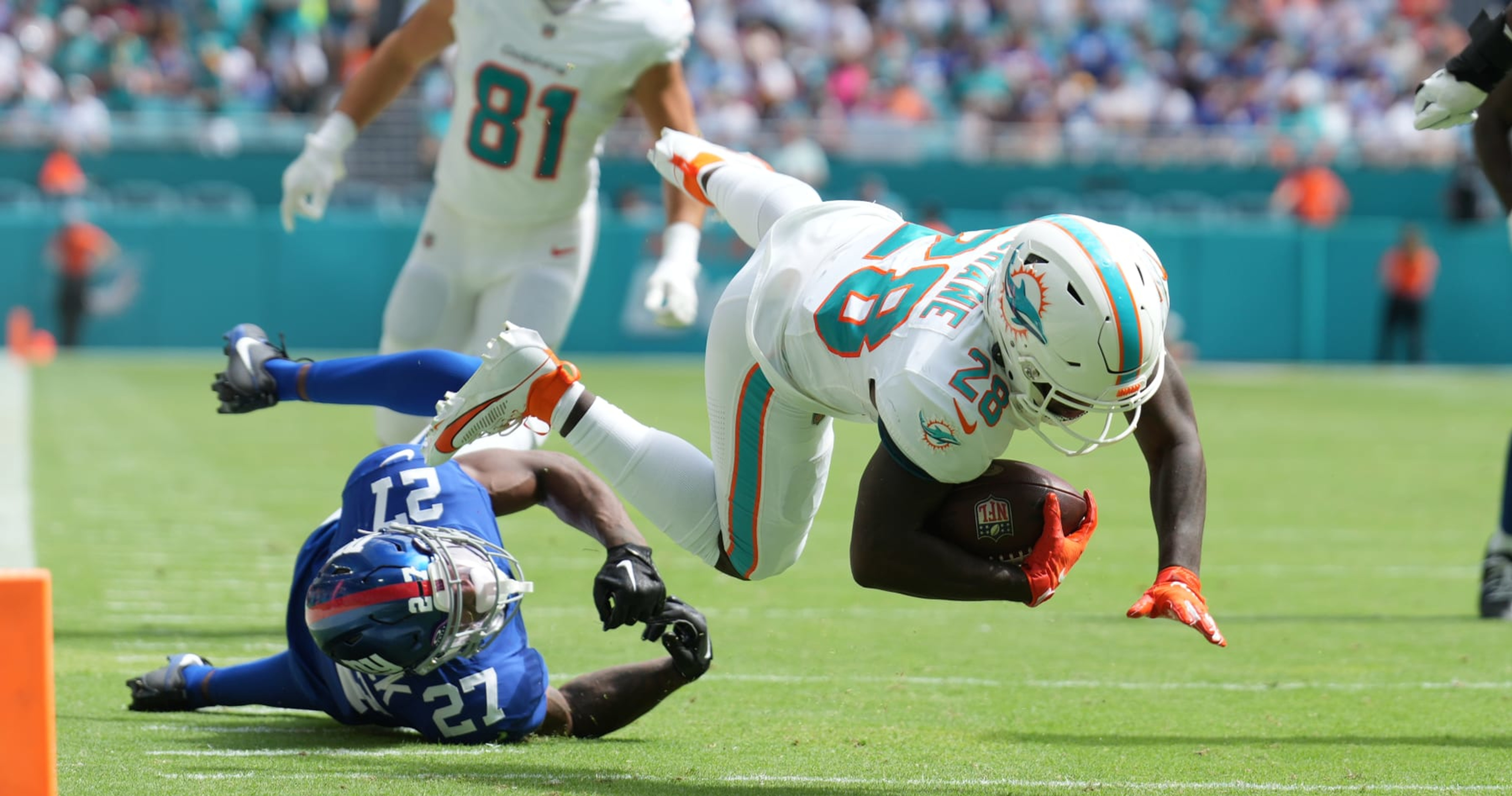 Miami Dolphins running back De'Von Achane's best plays in 120-yard game