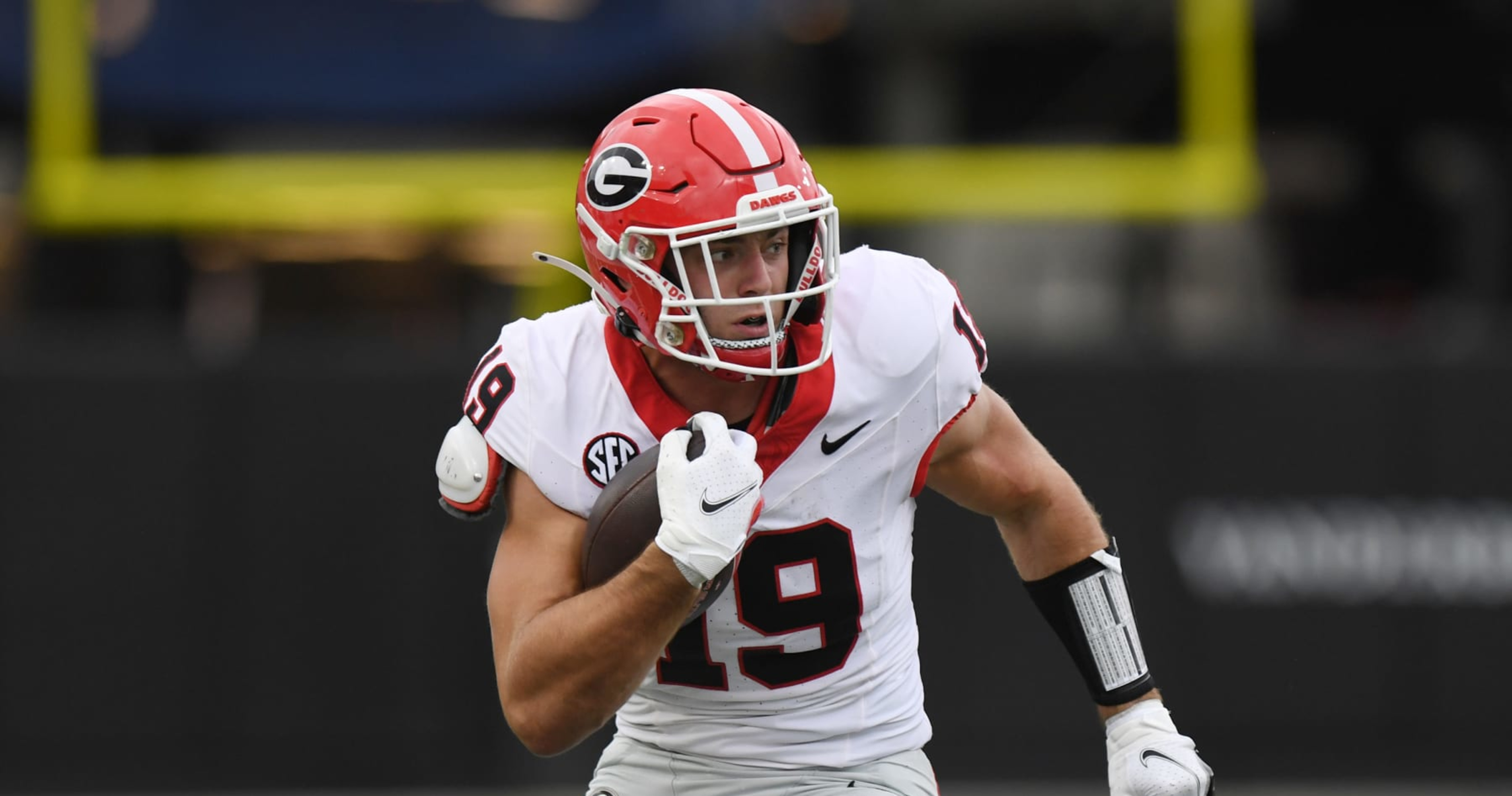 Georgia TE Brock Bowers Expected to Miss 4-6 Weeks After Surgery on ...