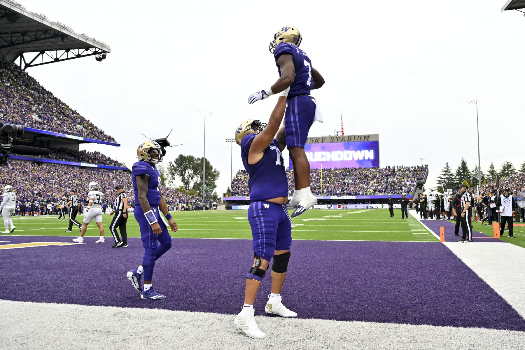 Oregon vs. Washington, USC vs. Notre Dame Top CFB's Most-Watched Games of Week 7 - Vimarsana News