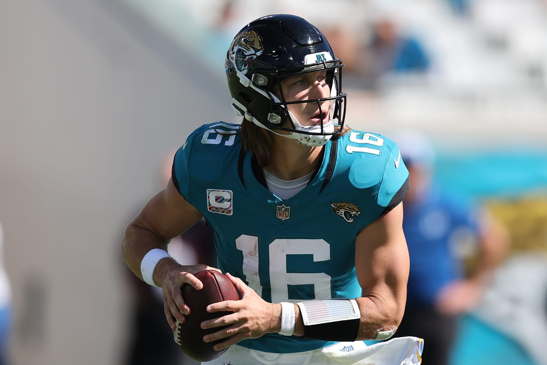 Jaguars' Trevor Lawrence Wearing Knee Brace at Practice amid Injury Recovery News, Scores